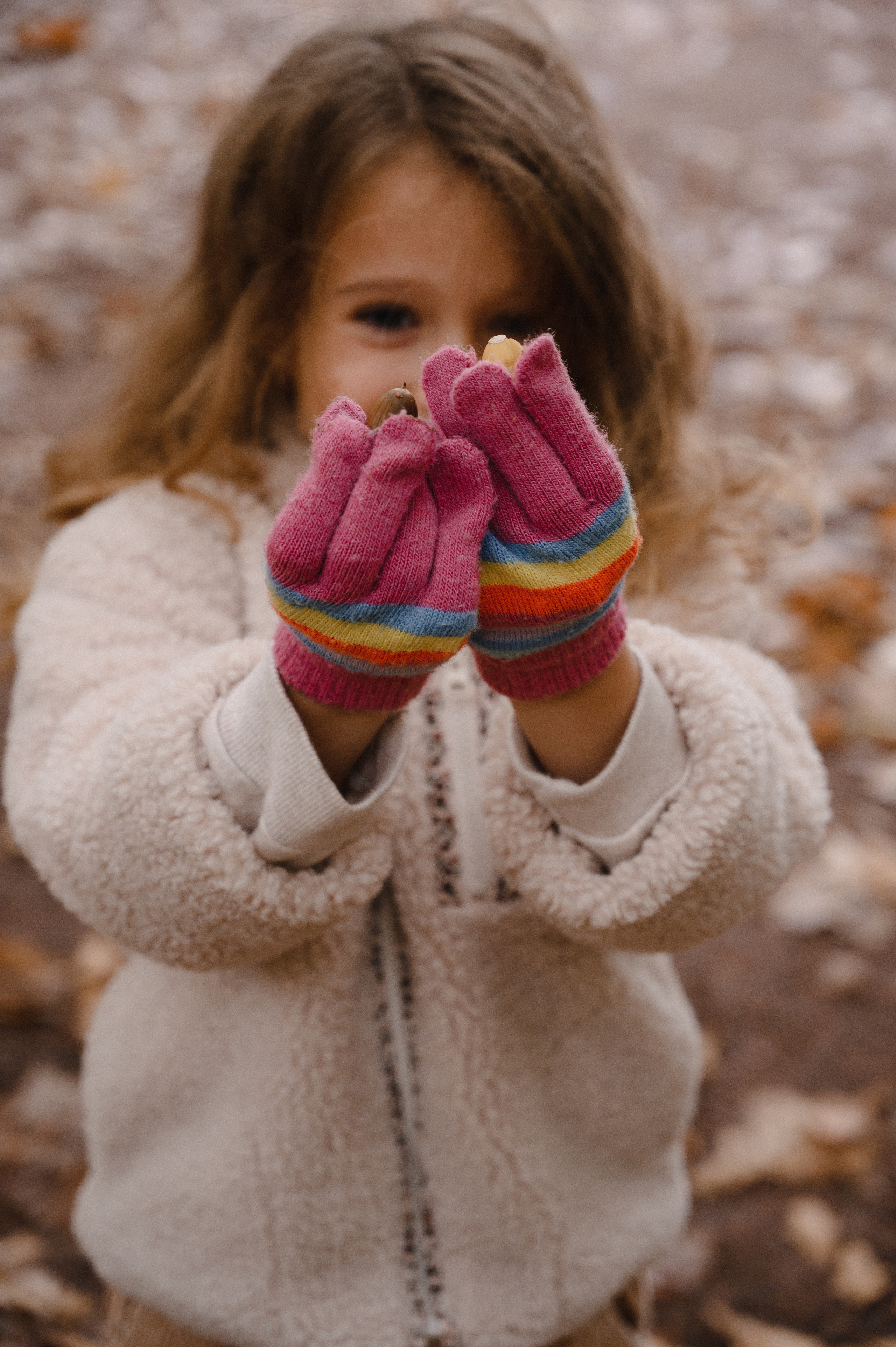 Юля и Оля. Профессиональный фотограф беременности в СПБ. Стильные фотосессии беременности в стиле минимализм и классическая фотография