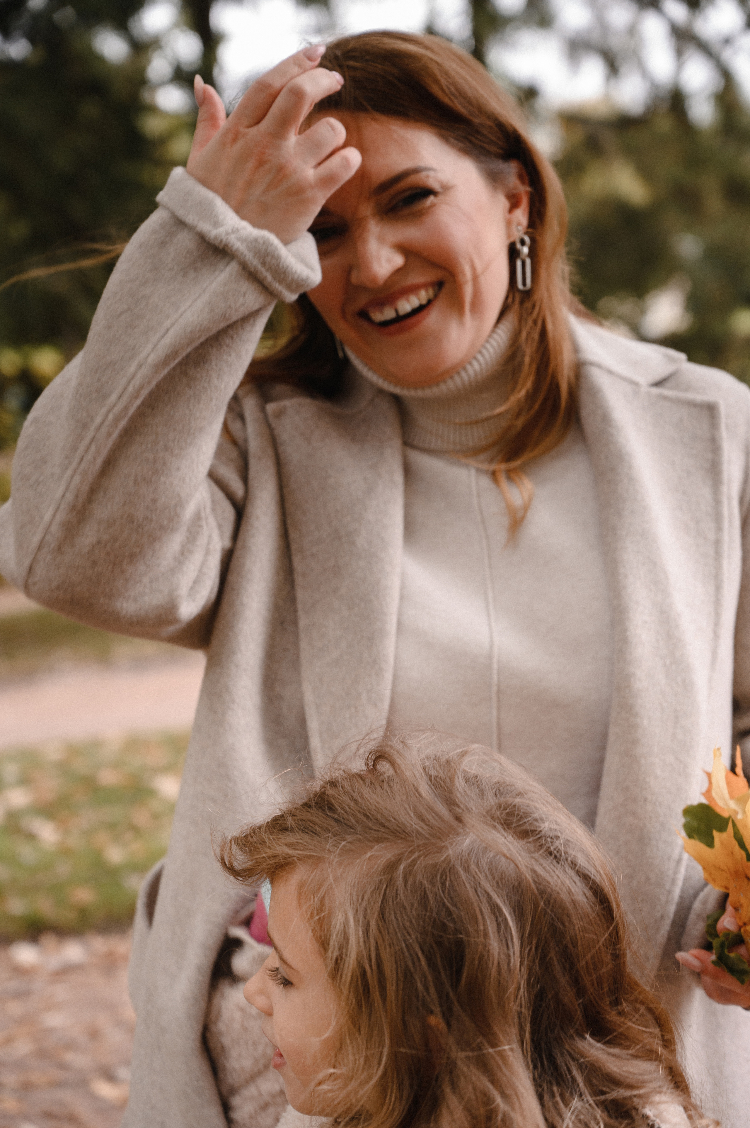 Юля и Оля. Профессиональный фотограф беременности в СПБ. Стильные фотосессии беременности в стиле минимализм и классическая фотография