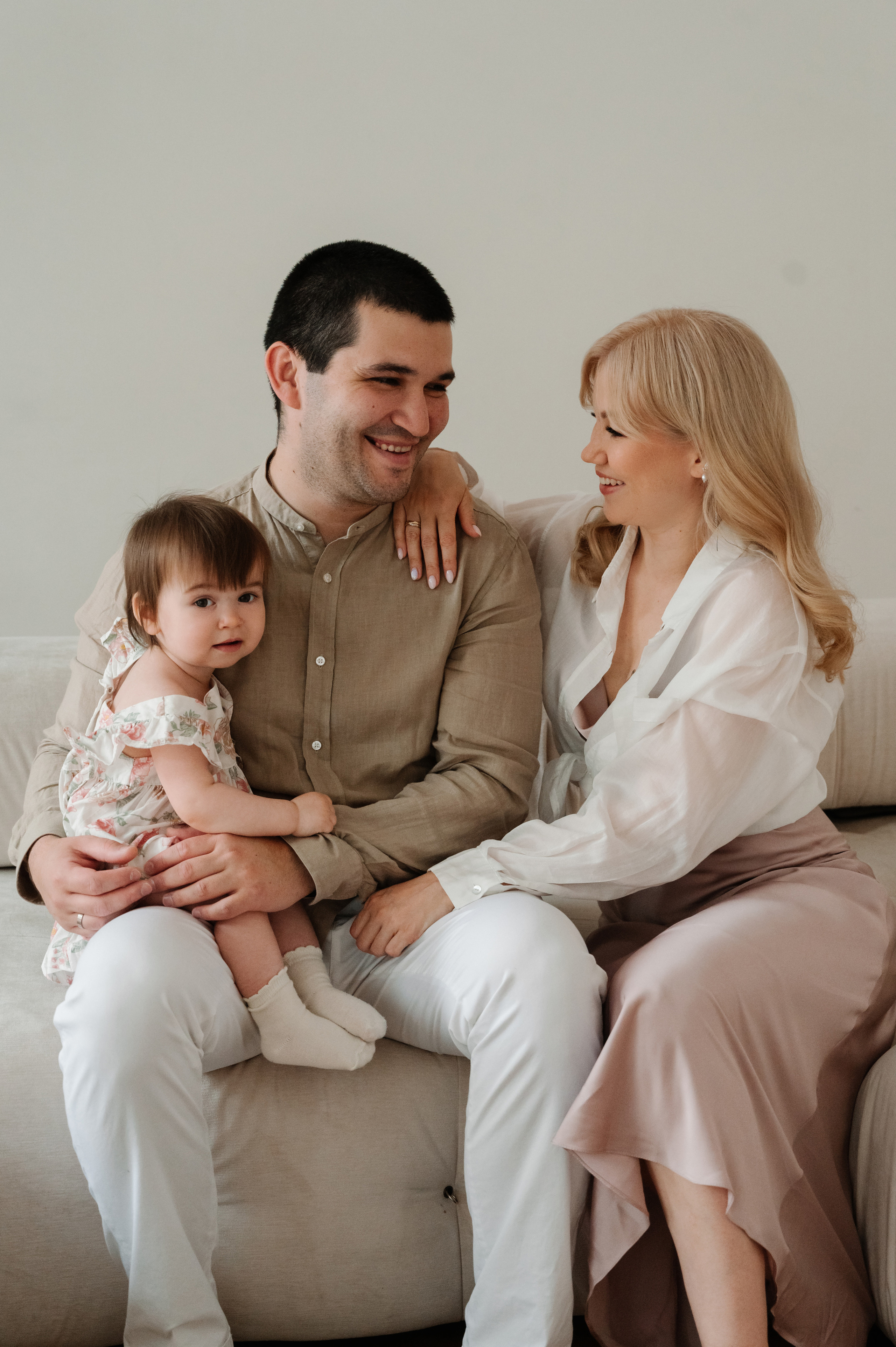 Евгения. Профессиональный фотограф беременности в СПБ. Стильные фотосессии беременности в стиле минимализм и классическая фотография