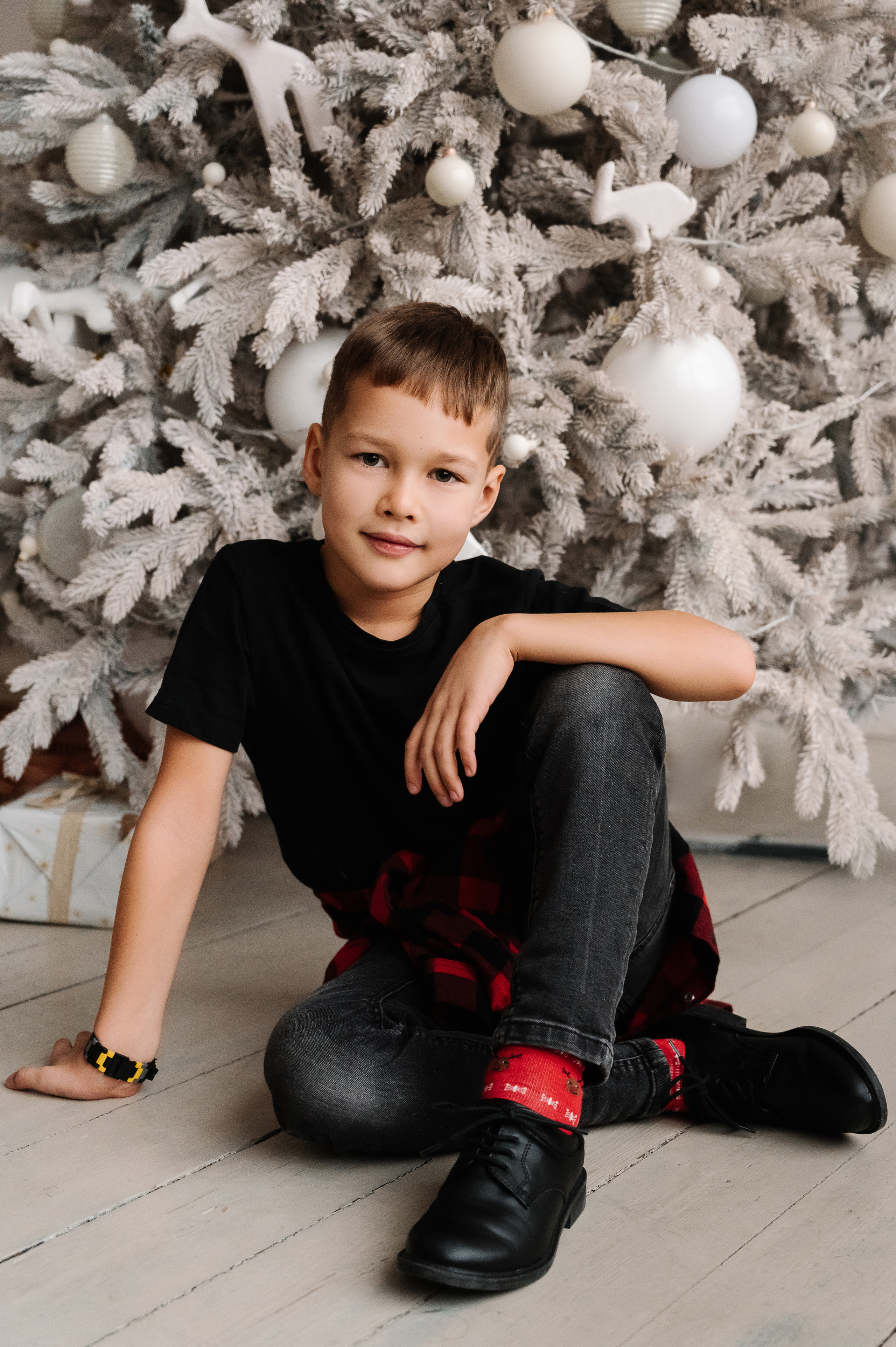 Лиза и Саша. Профессиональный фотограф беременности в СПБ. Стильные фотосессии беременности в стиле минимализм и классическая фотография