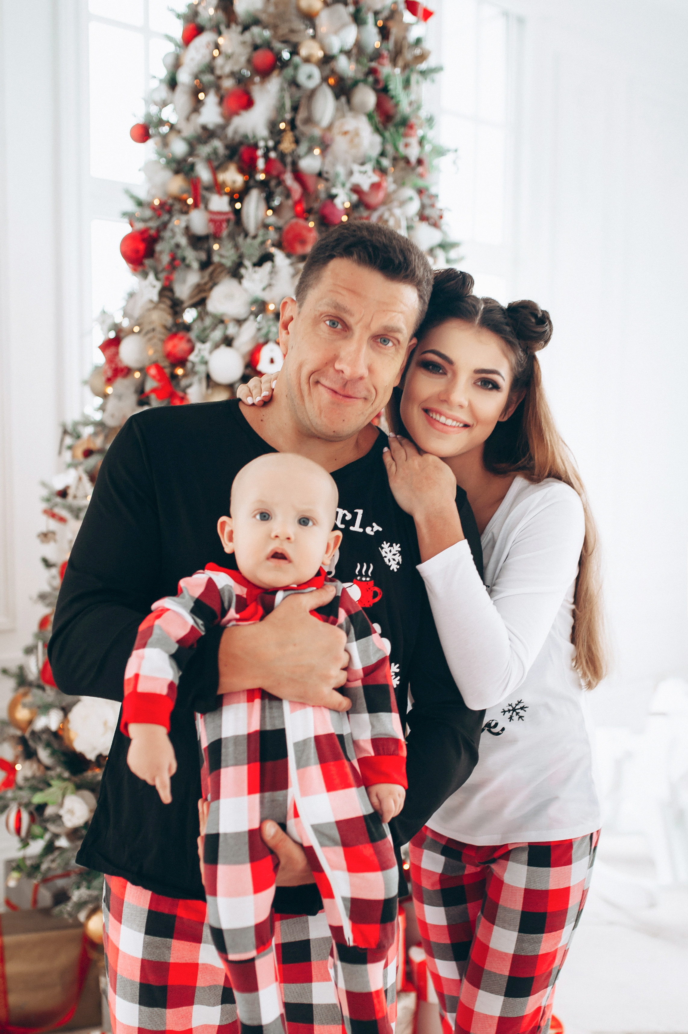 Юля. Профессиональный фотограф беременности в СПБ. Стильные фотосессии беременности в стиле минимализм и классическая фотография