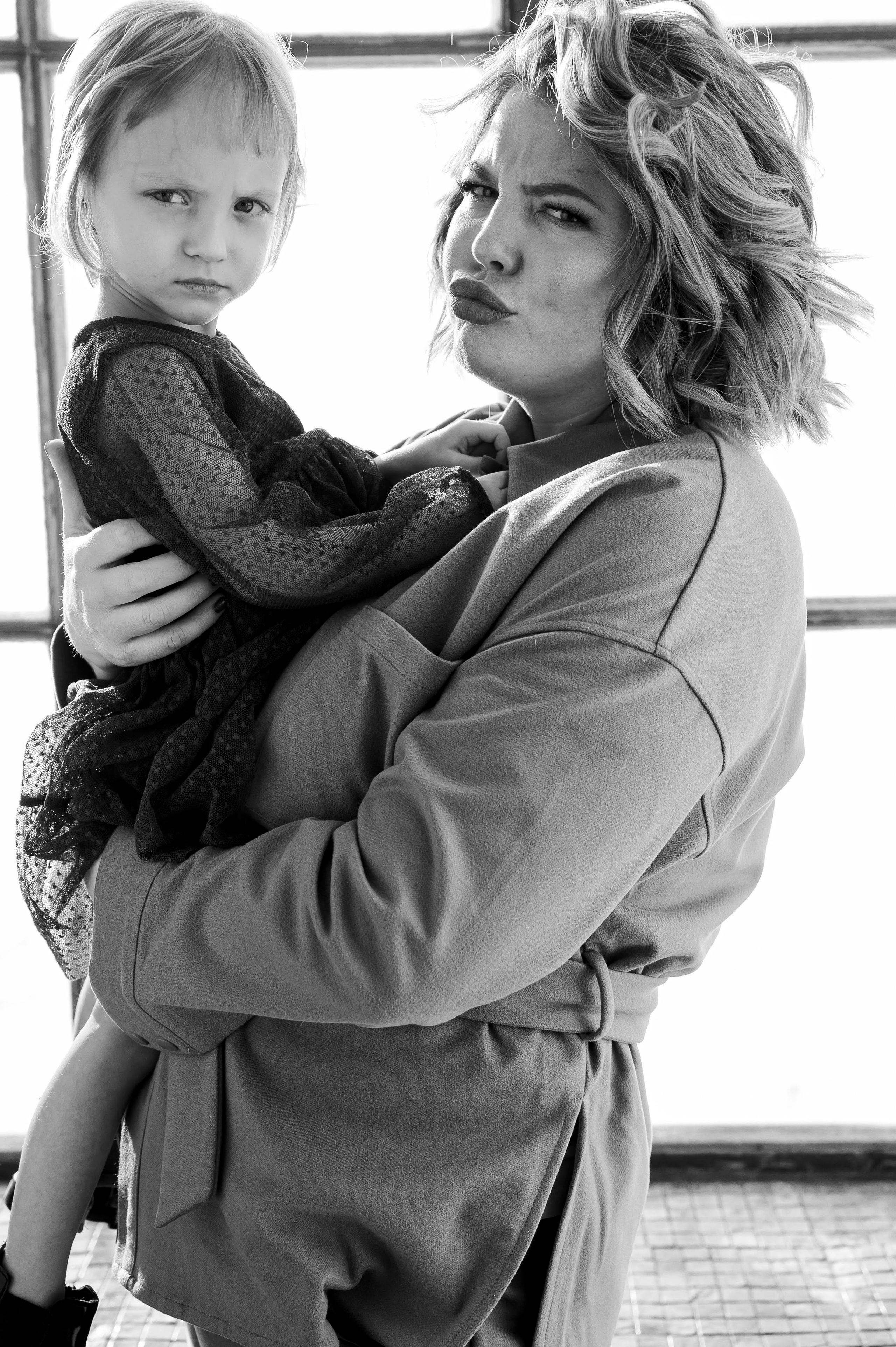 Виктория. Профессиональный фотограф беременности в СПБ. Стильные фотосессии беременности в стиле минимализм и классическая фотография