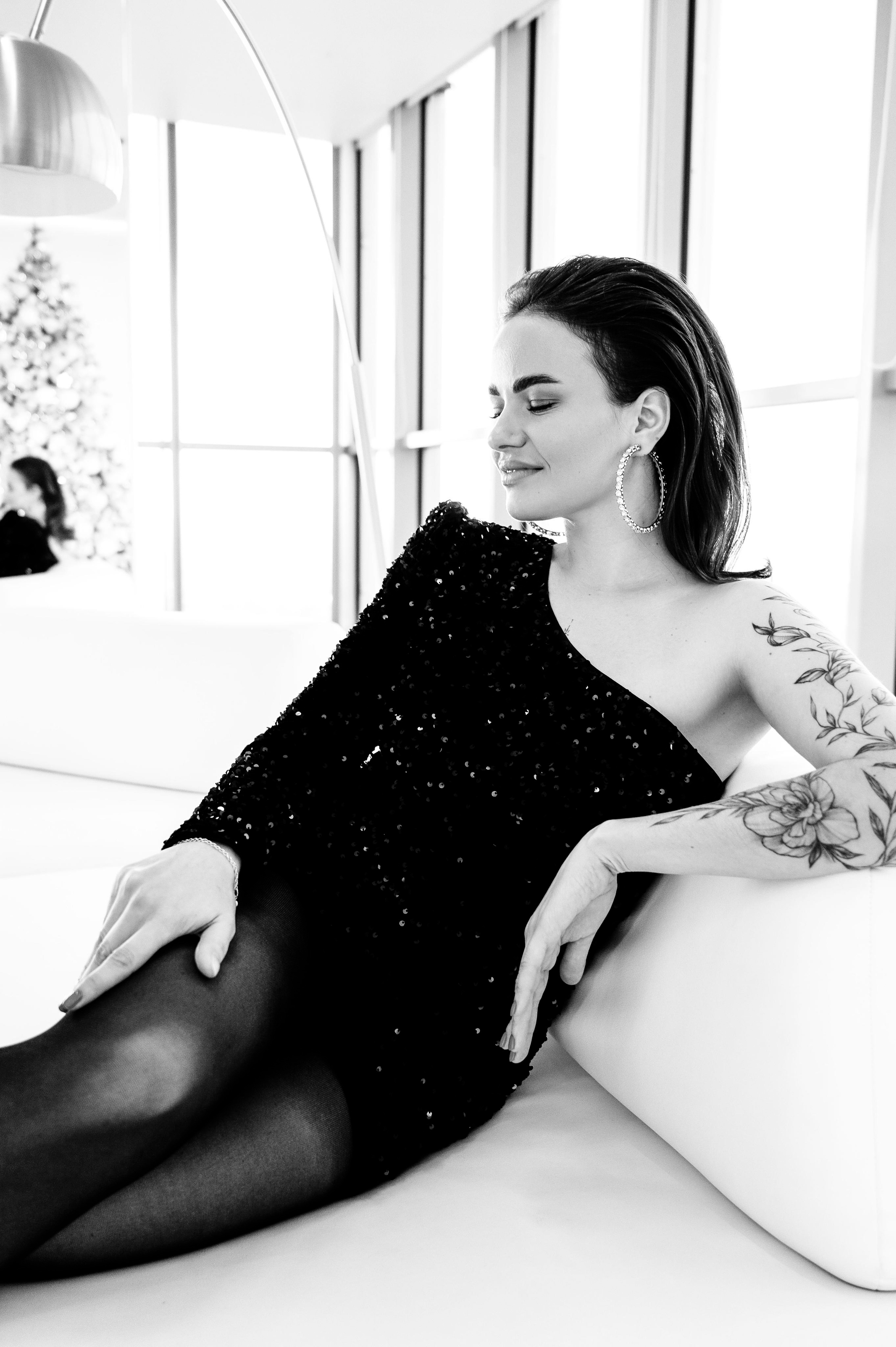 Валерия. Профессиональный фотограф беременности в СПБ. Стильные фотосессии беременности в стиле минимализм и классическая фотография