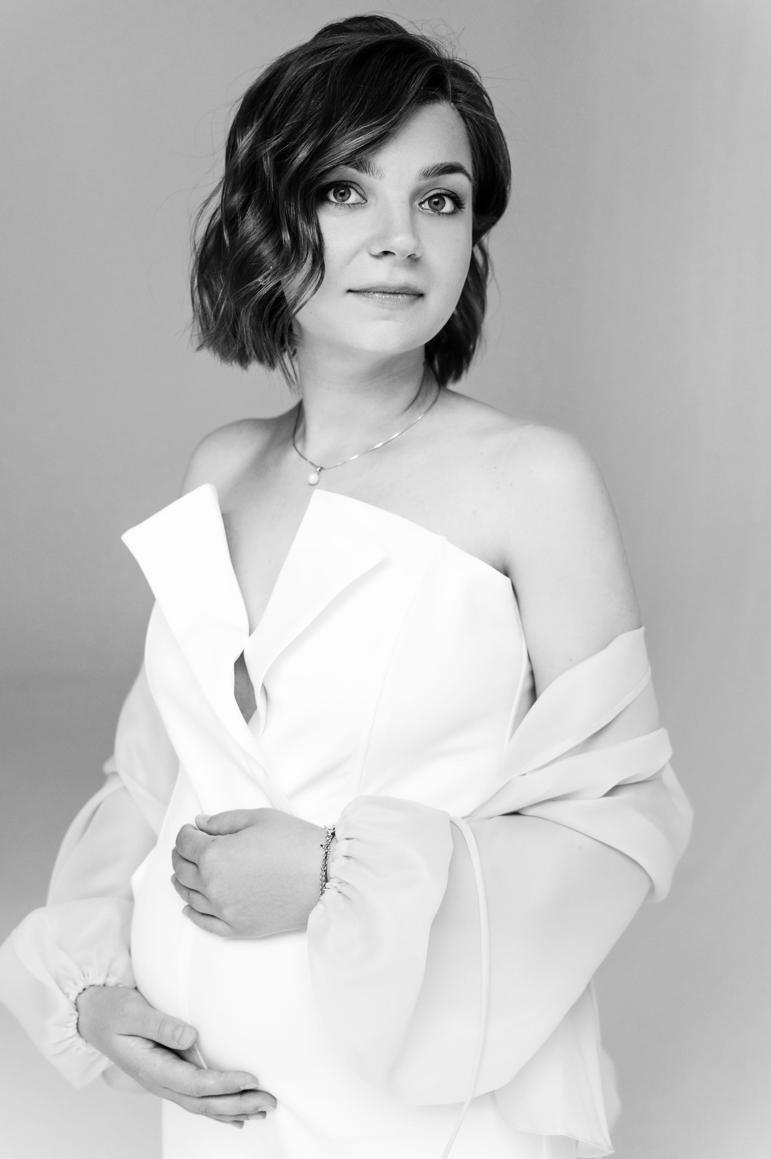 Мария. Профессиональный фотограф беременности в СПБ. Стильные фотосессии беременности в стиле минимализм и классическая фотография