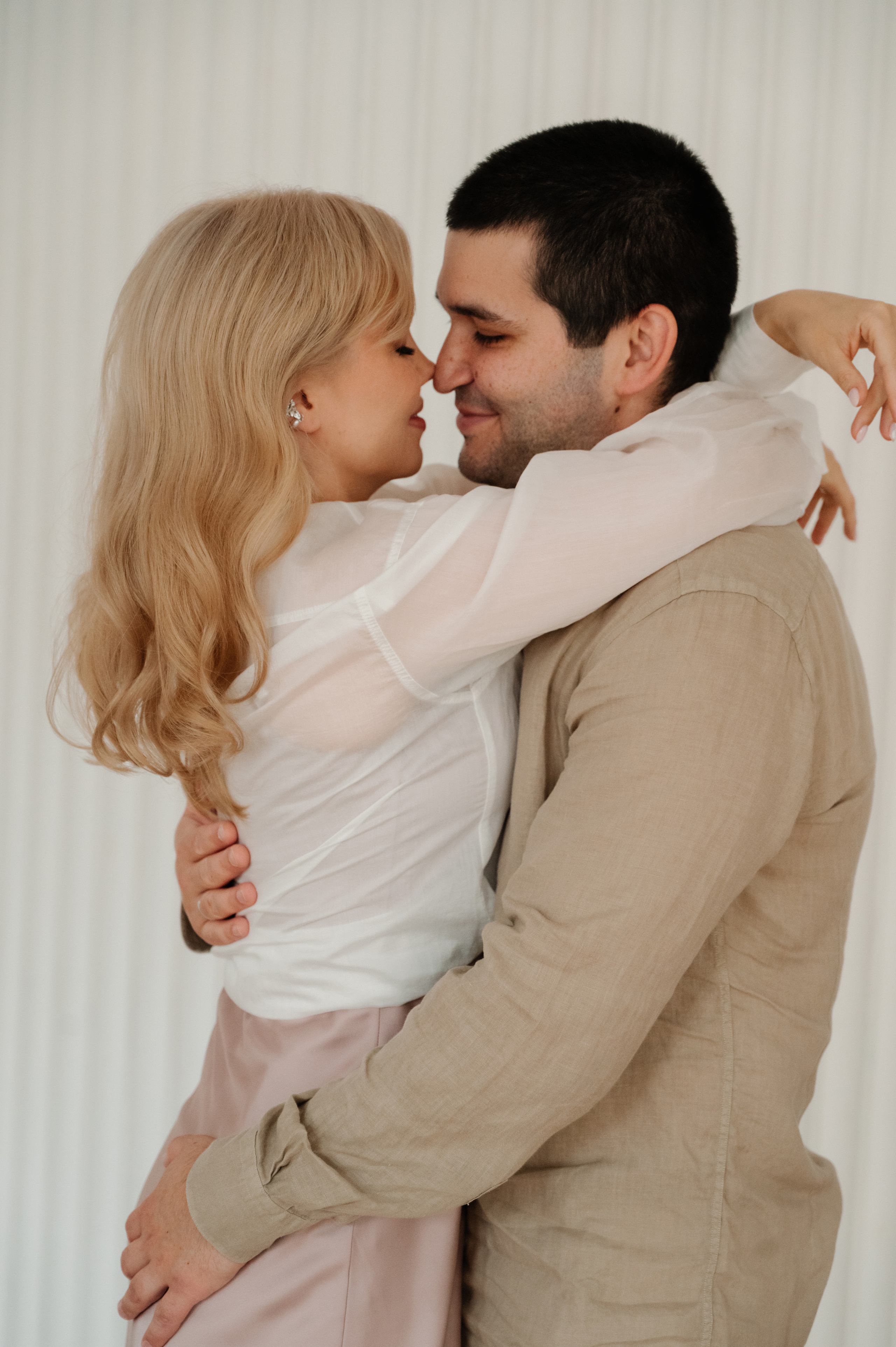 Евгения. Профессиональный фотограф беременности в СПБ. Стильные фотосессии беременности в стиле минимализм и классическая фотография