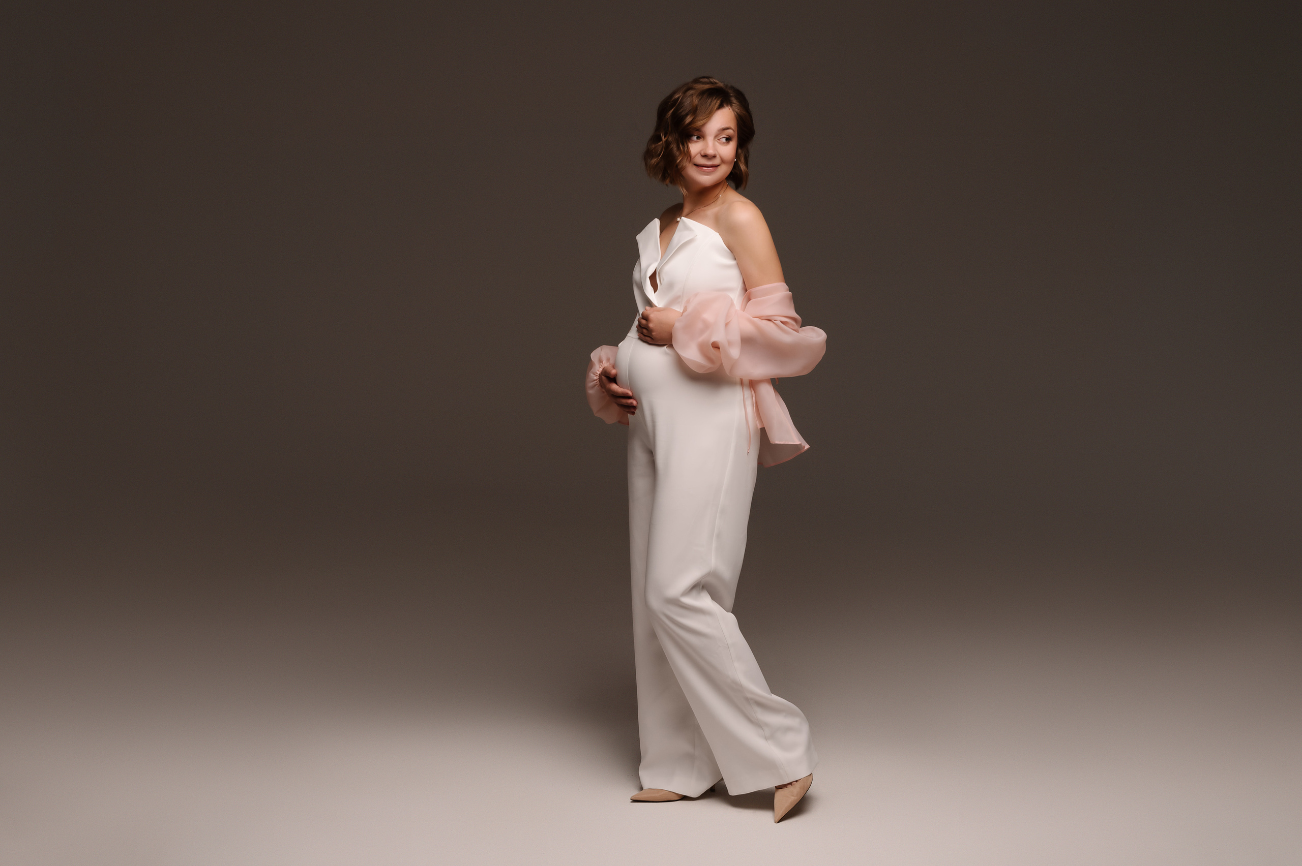 Мария. Профессиональный фотограф беременности в СПБ. Стильные фотосессии беременности в стиле минимализм и классическая фотография