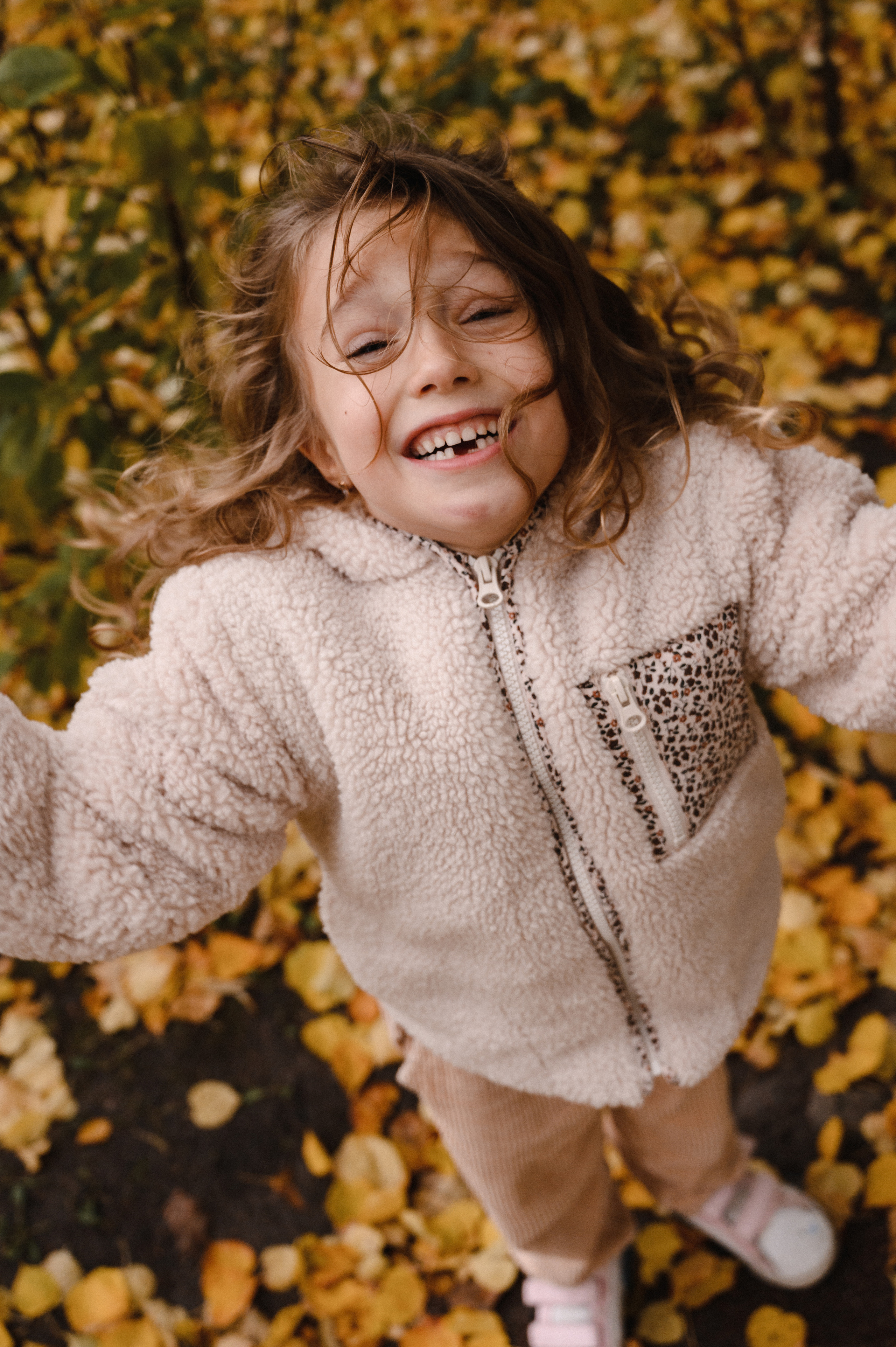 Юля и Оля. Профессиональный фотограф беременности в СПБ. Стильные фотосессии беременности в стиле минимализм и классическая фотография