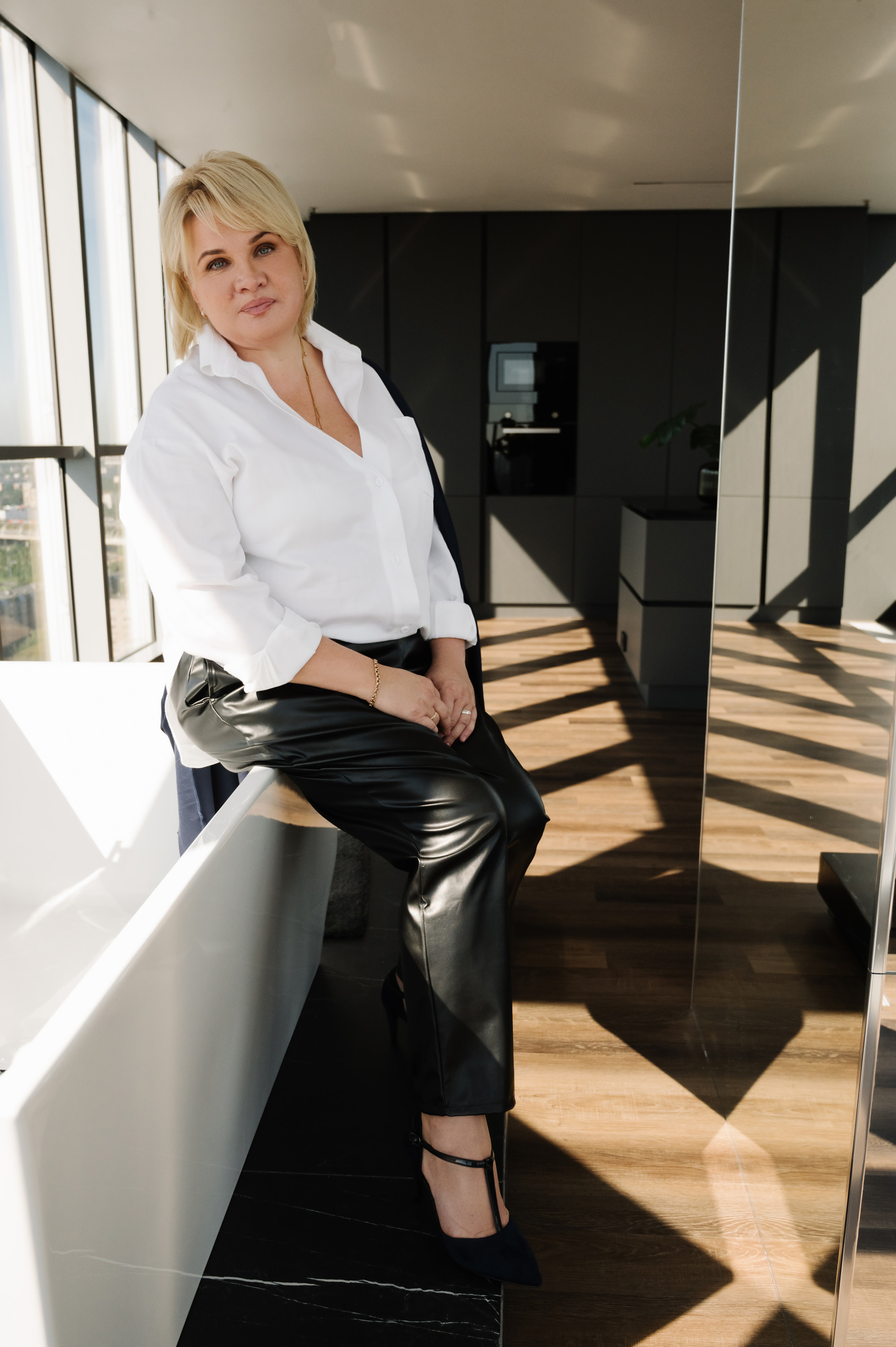 Вита. Профессиональный фотограф беременности в СПБ. Стильные фотосессии беременности в стиле минимализм и классическая фотография