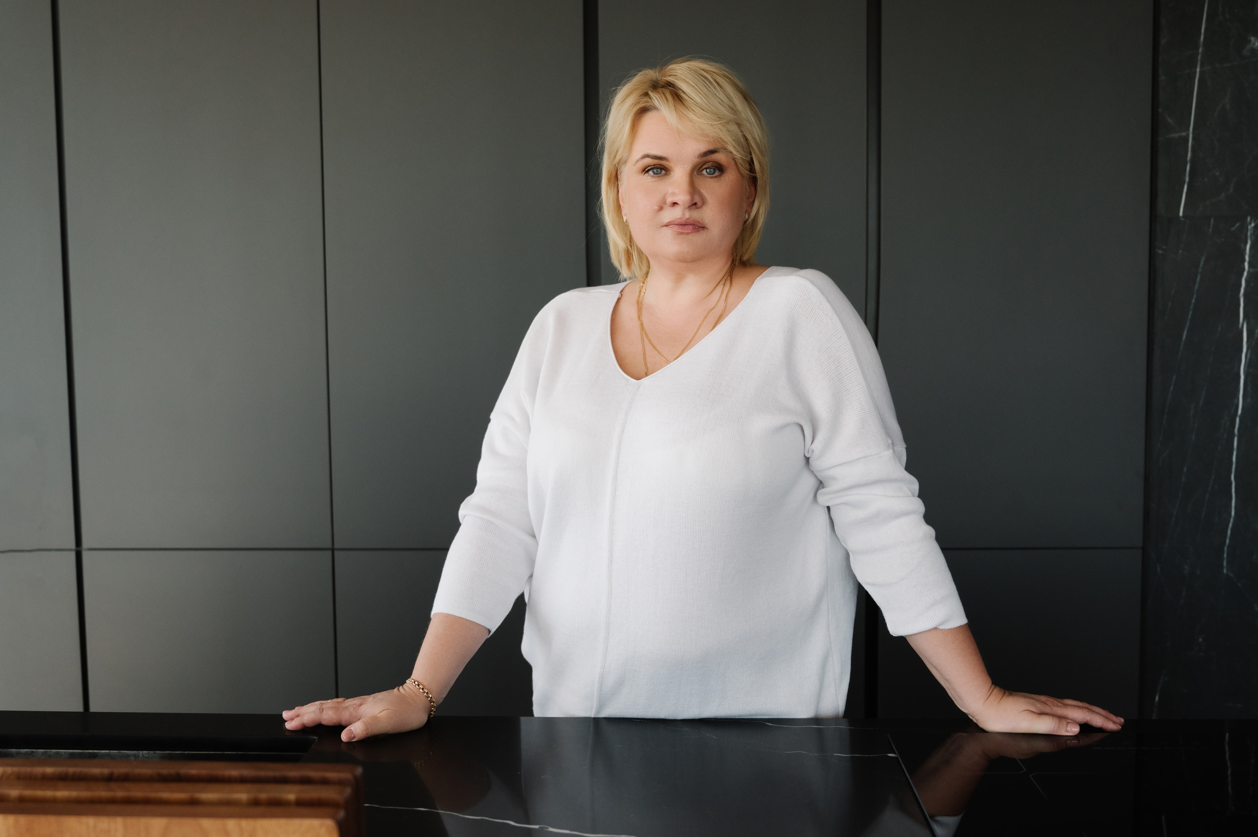 Вита. Профессиональный фотограф беременности в СПБ. Стильные фотосессии беременности в стиле минимализм и классическая фотография