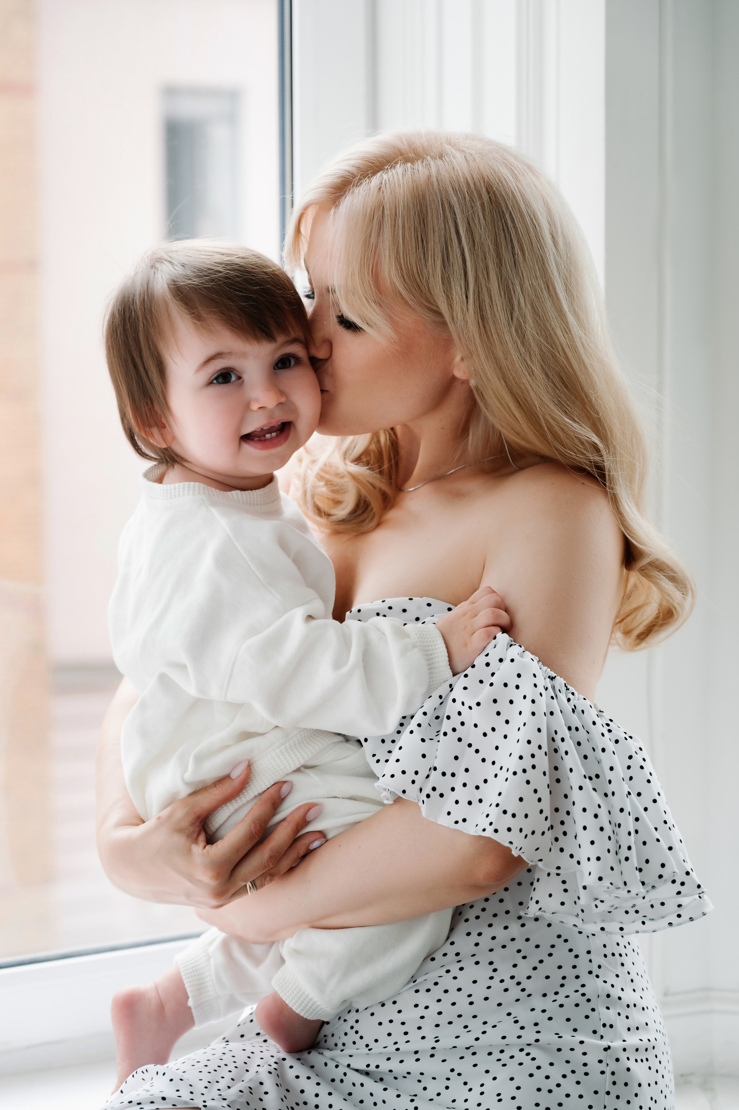 Евгения. Профессиональный фотограф беременности в СПБ. Стильные фотосессии беременности в стиле минимализм и классическая фотография
