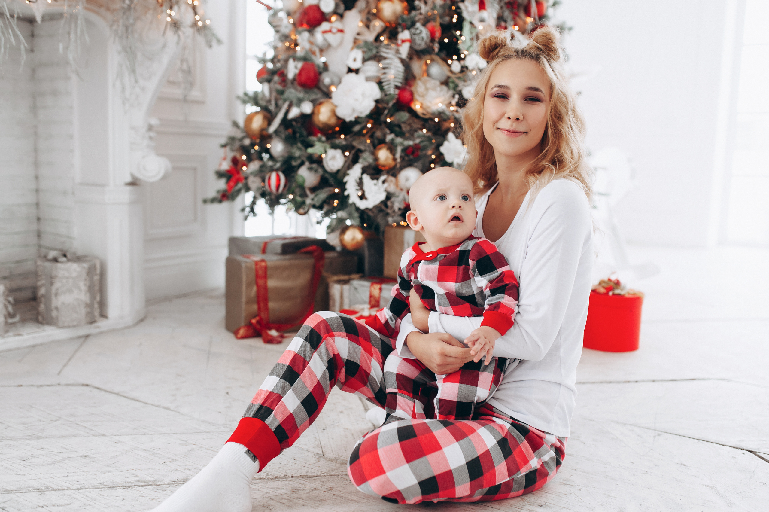 Юля. Профессиональный фотограф беременности в СПБ. Стильные фотосессии беременности в стиле минимализм и классическая фотография