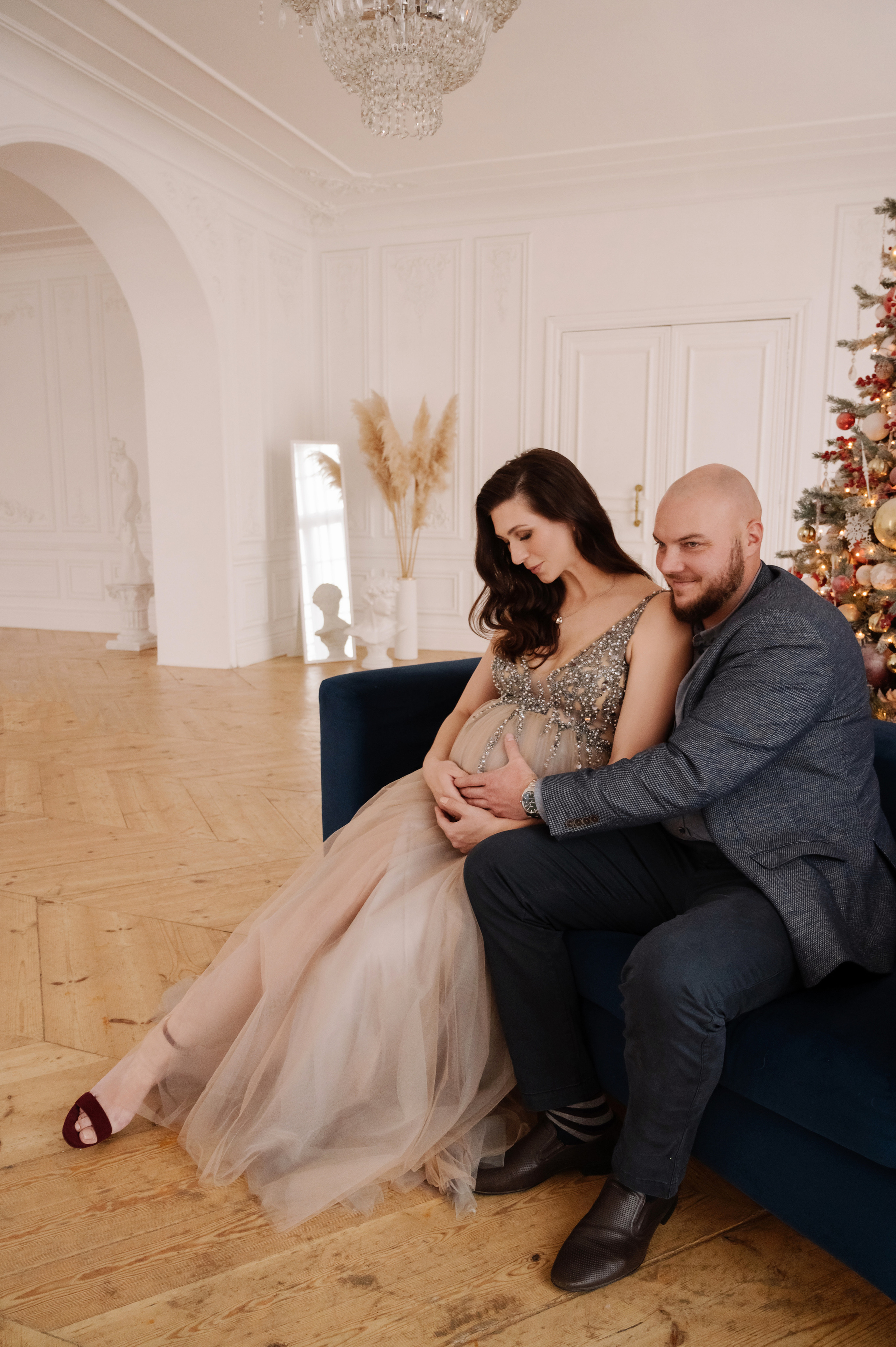 Элона. Профессиональный фотограф беременности в СПБ. Стильные фотосессии беременности в стиле минимализм и классическая фотография