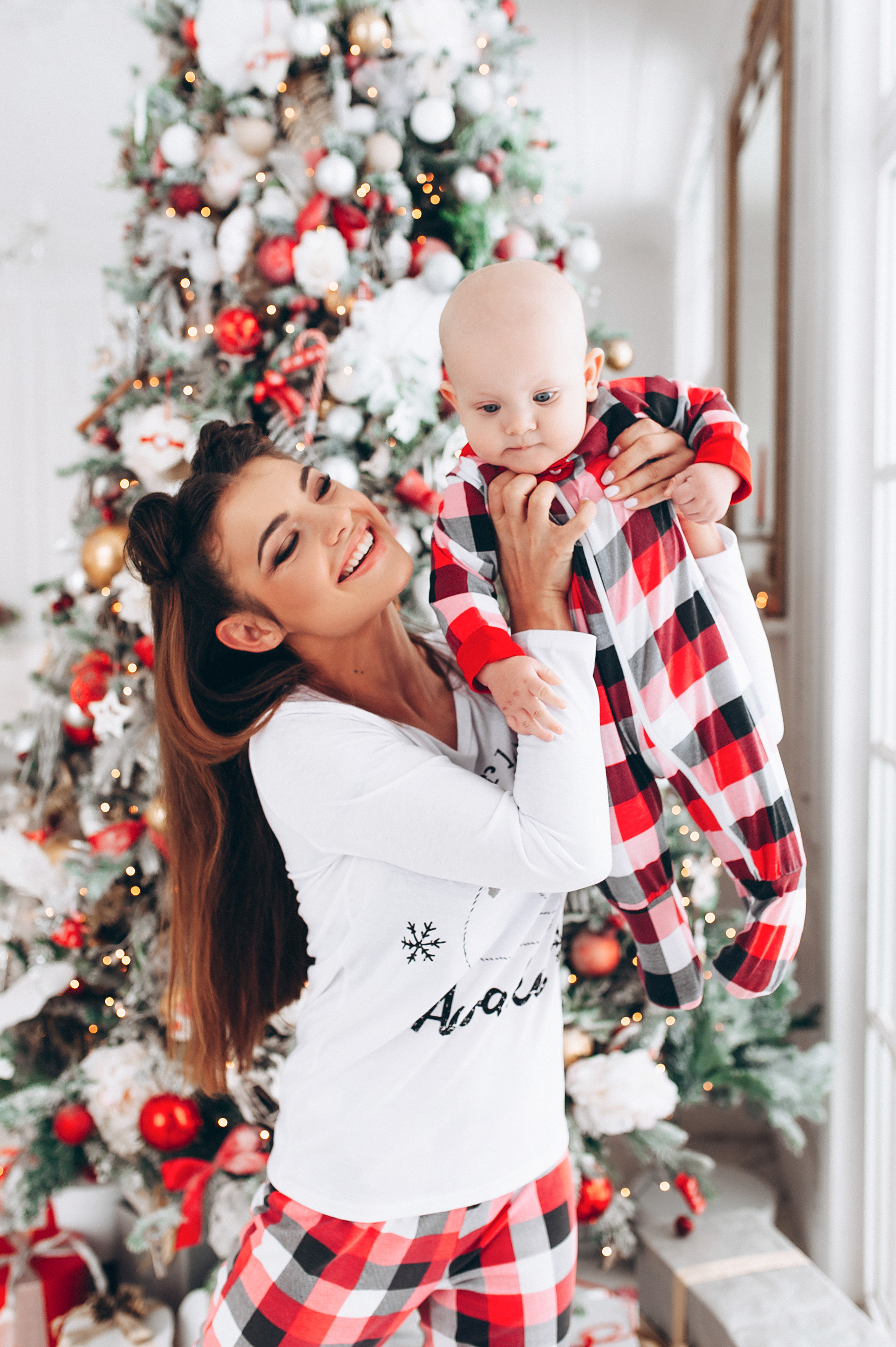 Юля. Профессиональный фотограф беременности в СПБ. Стильные фотосессии беременности в стиле минимализм и классическая фотография