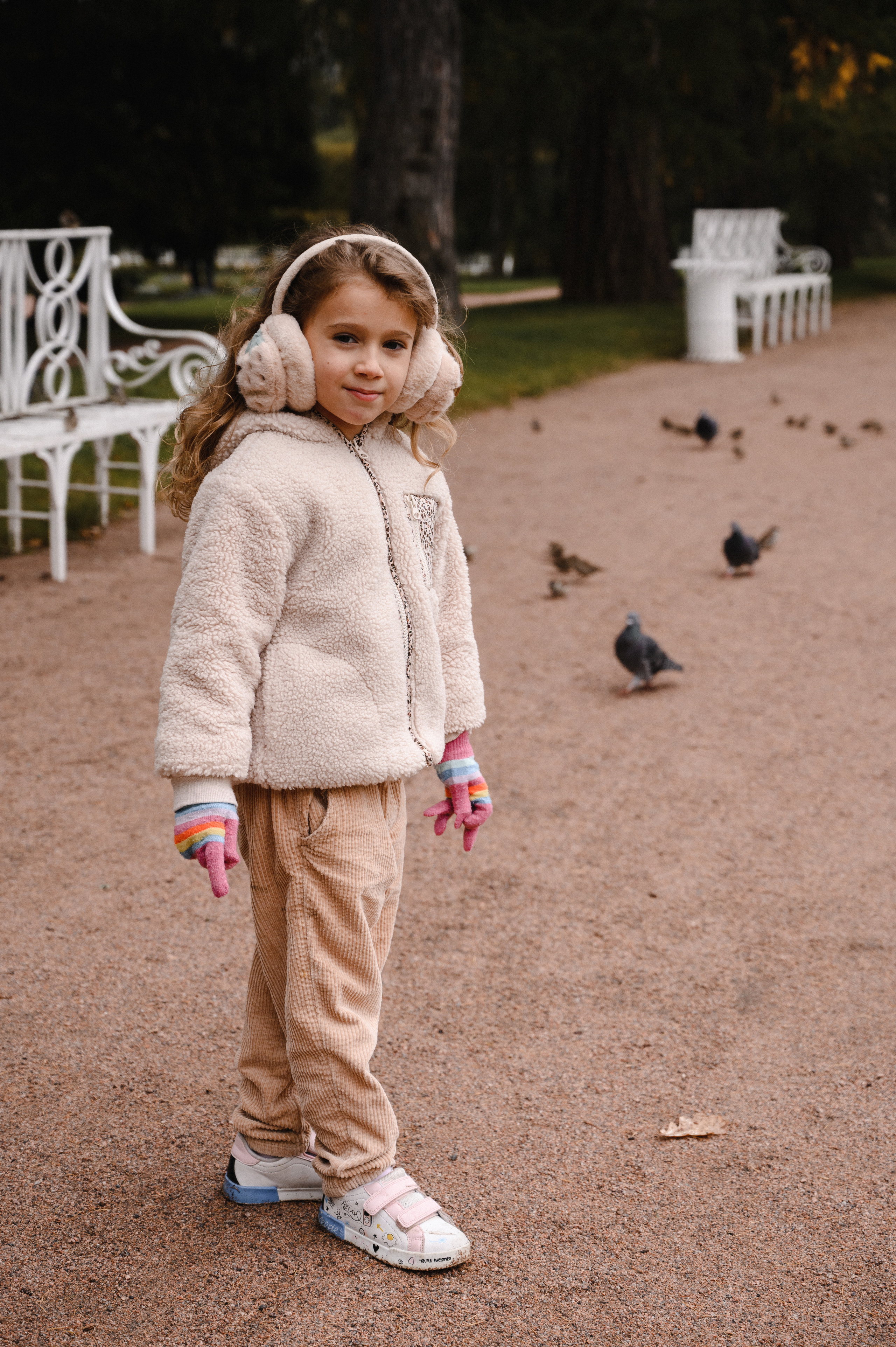 Юля и Оля. Профессиональный фотограф беременности в СПБ. Стильные фотосессии беременности в стиле минимализм и классическая фотография