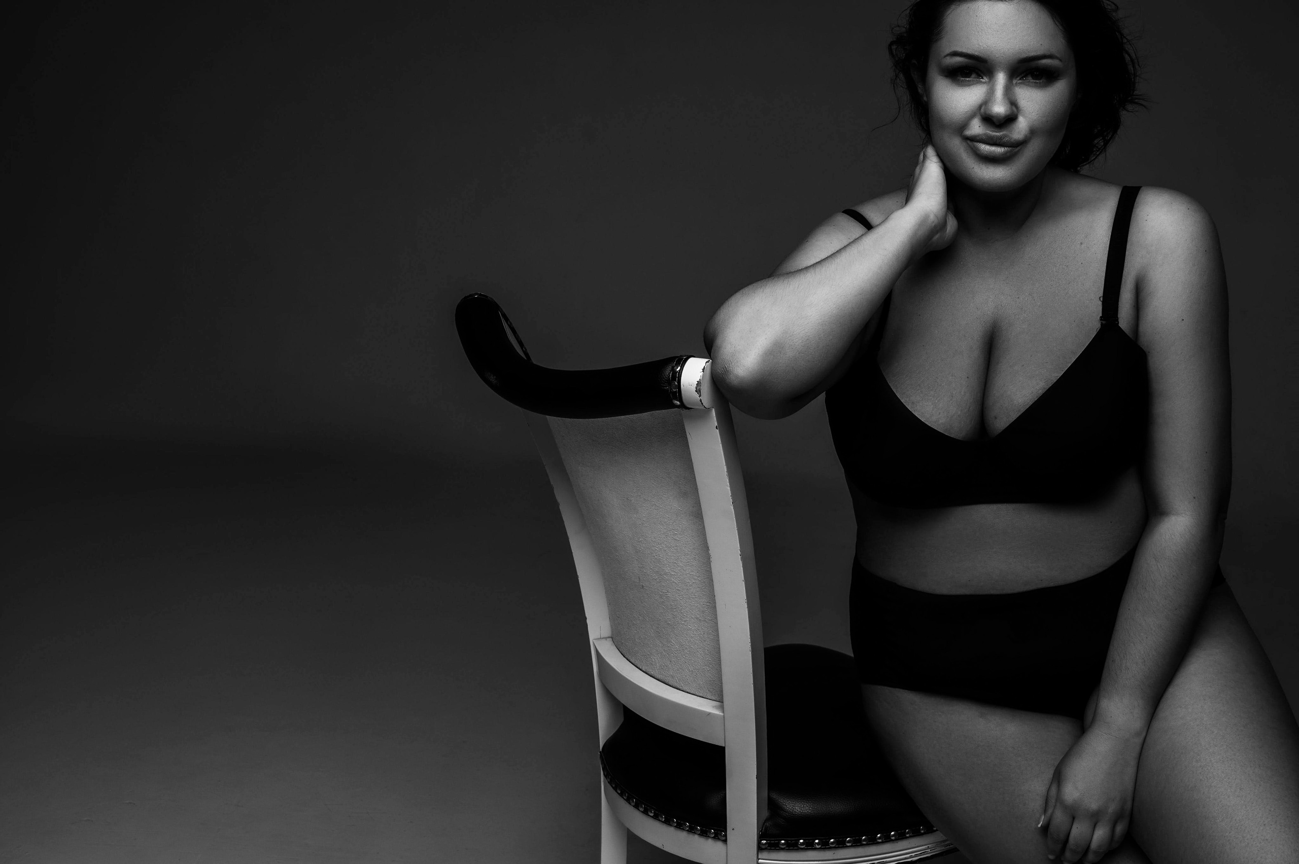 Эля. Профессиональный фотограф беременности в СПБ. Стильные фотосессии беременности в стиле минимализм и классическая фотография