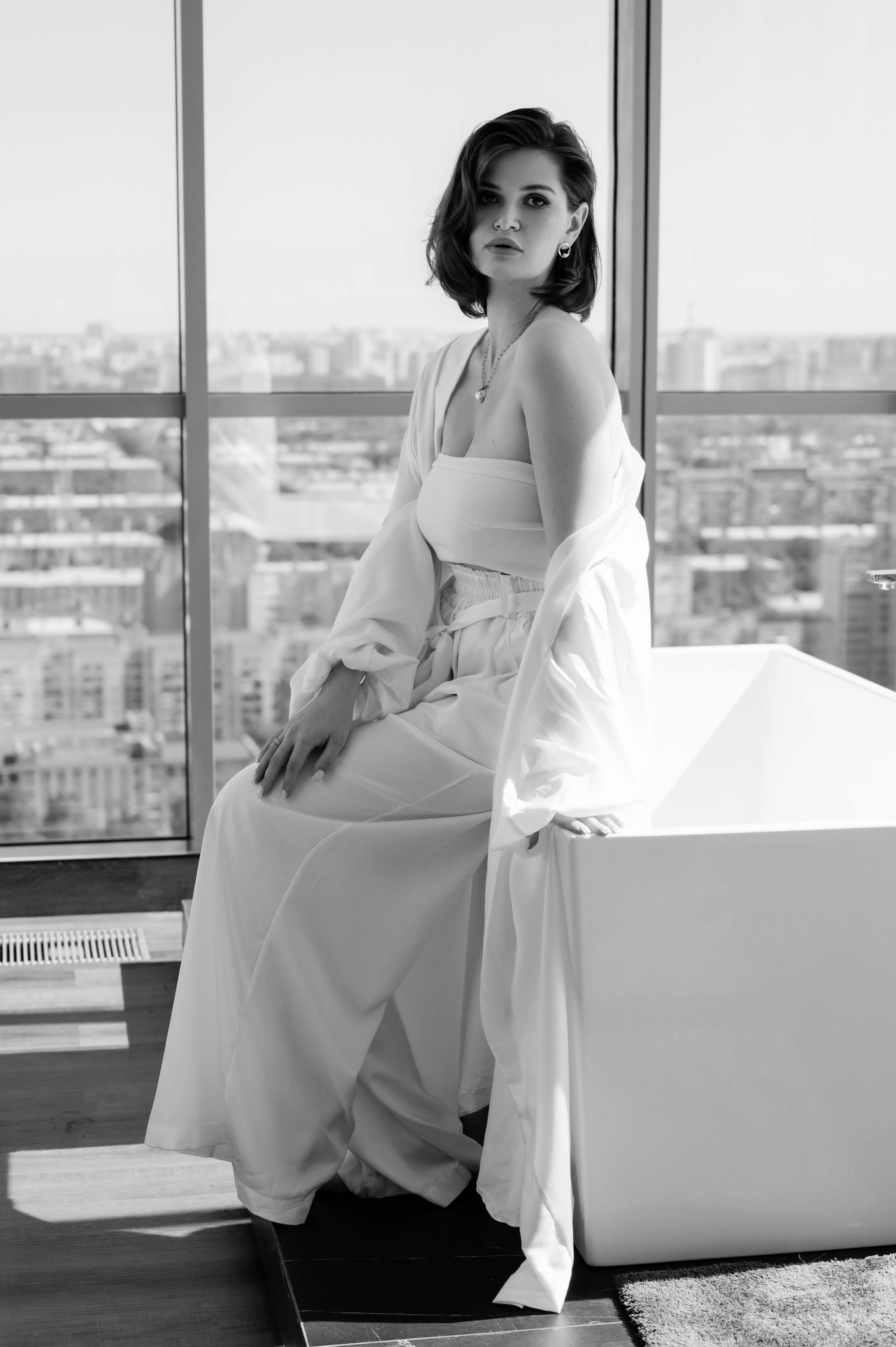 Рина. Профессиональный фотограф беременности в СПБ. Стильные фотосессии беременности в стиле минимализм и классическая фотография