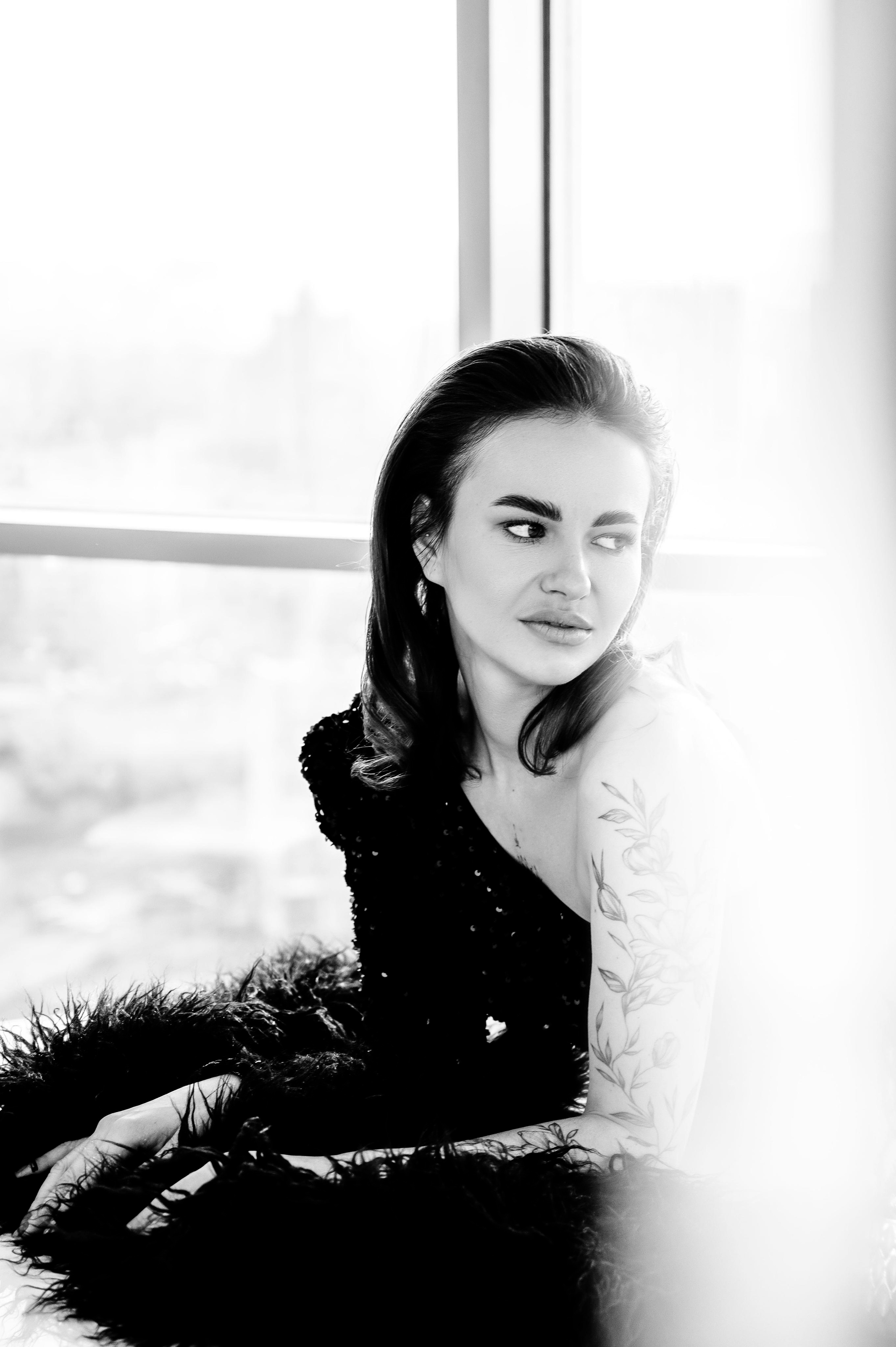 Валерия. Профессиональный фотограф беременности в СПБ. Стильные фотосессии беременности в стиле минимализм и классическая фотография