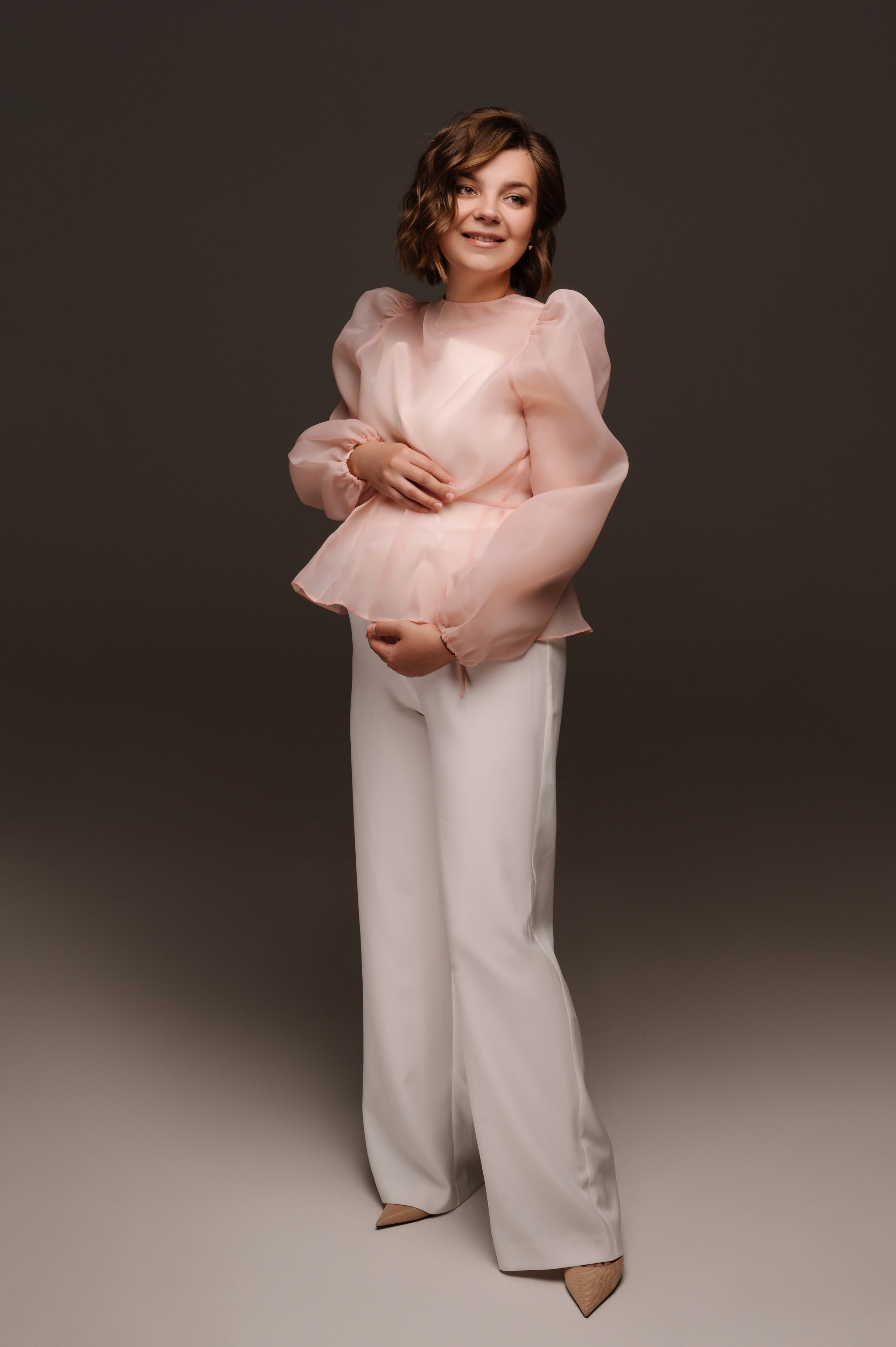 Мария. Профессиональный фотограф беременности в СПБ. Стильные фотосессии беременности в стиле минимализм и классическая фотография