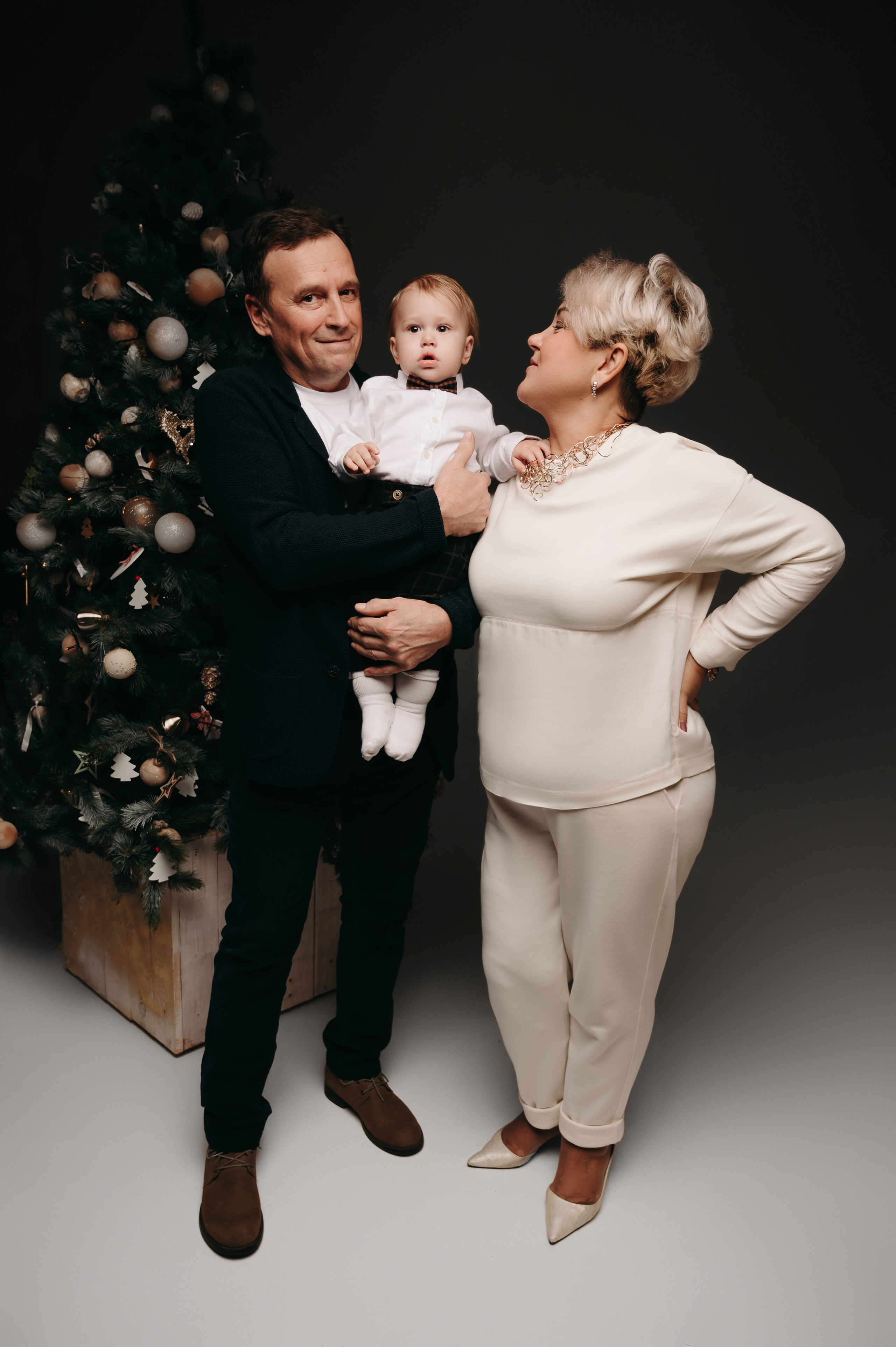 Леночка. Профессиональный фотограф беременности в СПБ. Стильные фотосессии беременности в стиле минимализм и классическая фотография