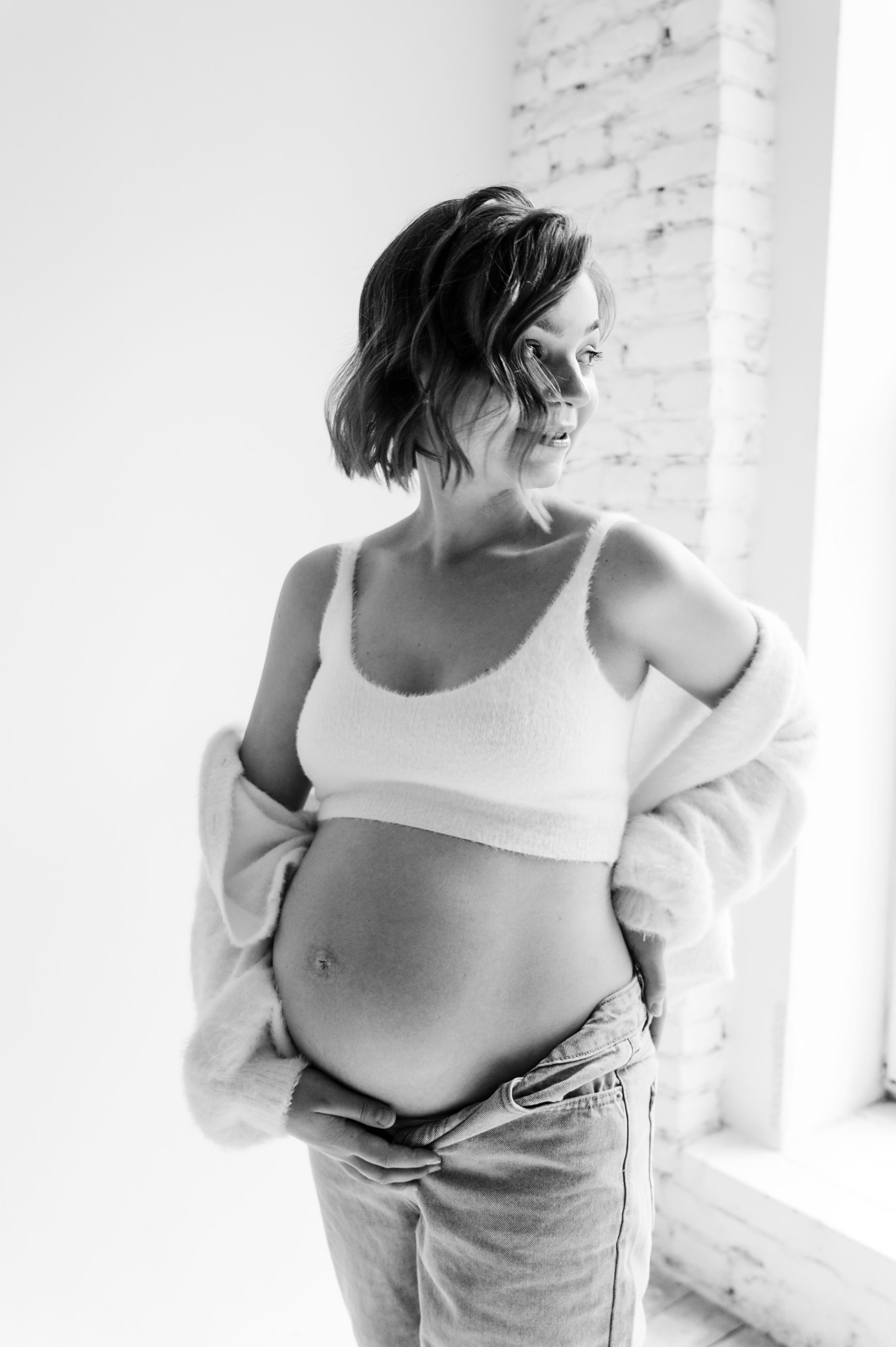 Мария. Профессиональный фотограф беременности в СПБ. Стильные фотосессии беременности в стиле минимализм и классическая фотография