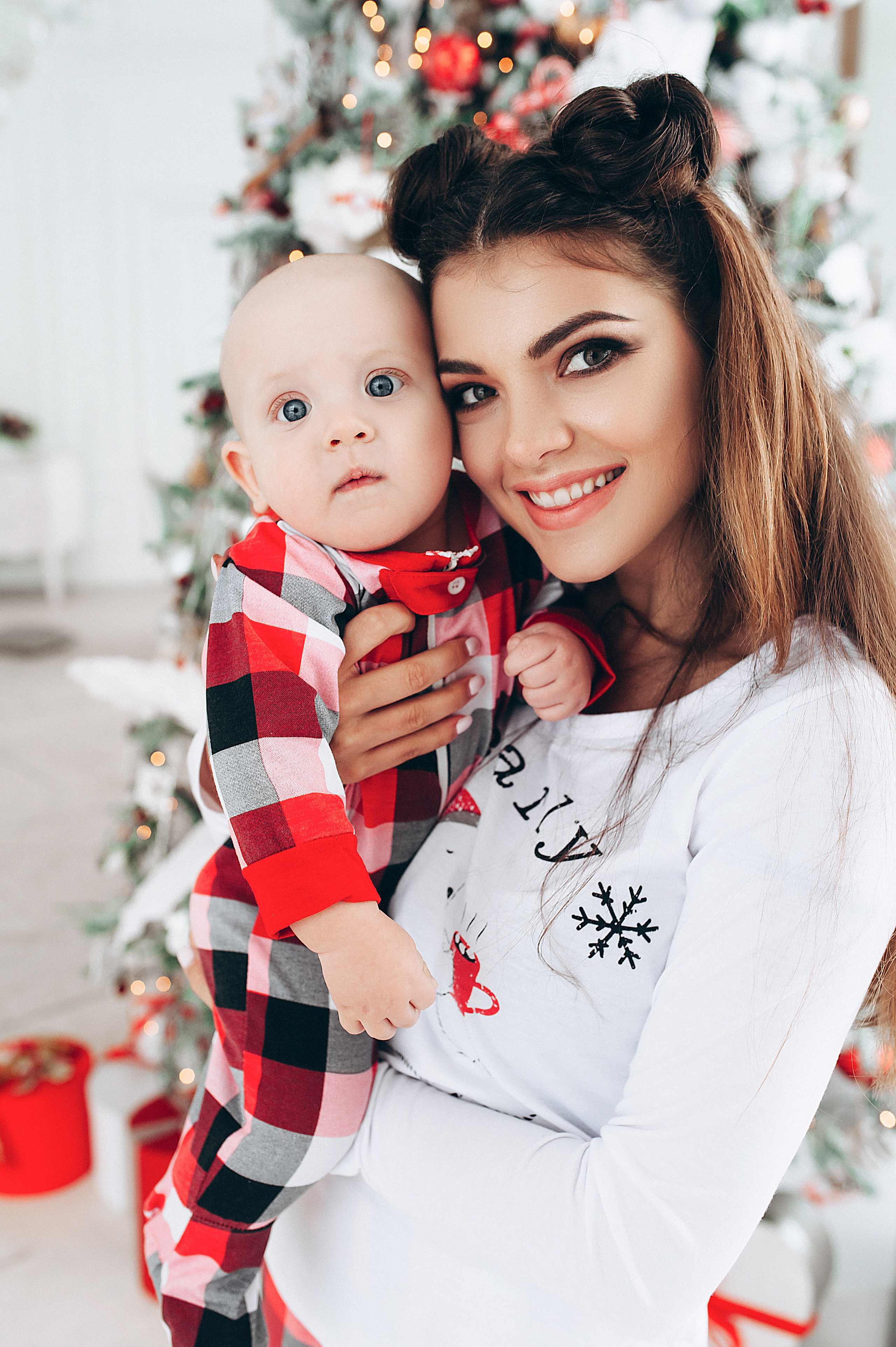 Юля. Профессиональный фотограф беременности в СПБ. Стильные фотосессии беременности в стиле минимализм и классическая фотография