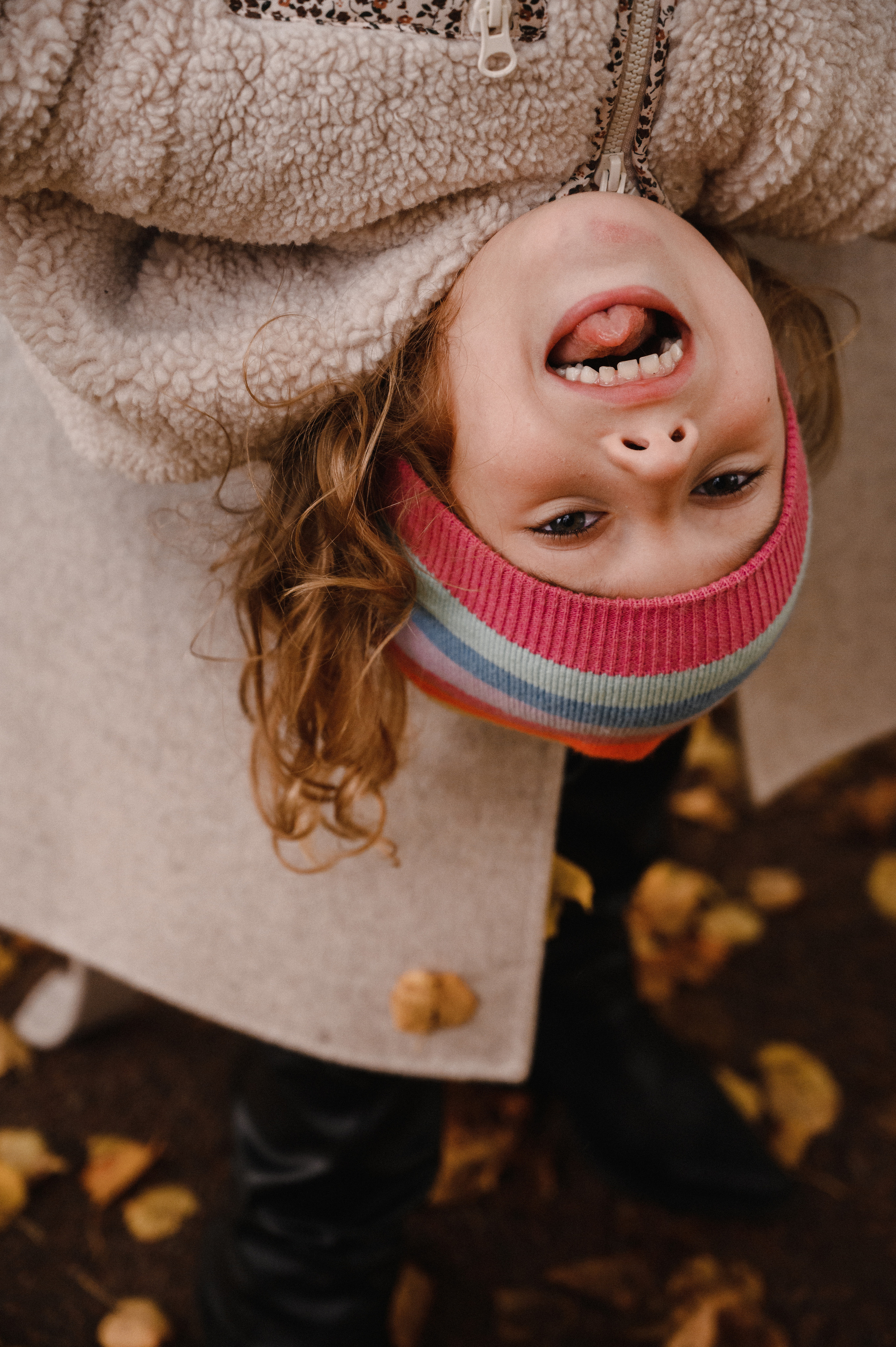 Юля и Оля. Профессиональный фотограф беременности в СПБ. Стильные фотосессии беременности в стиле минимализм и классическая фотография