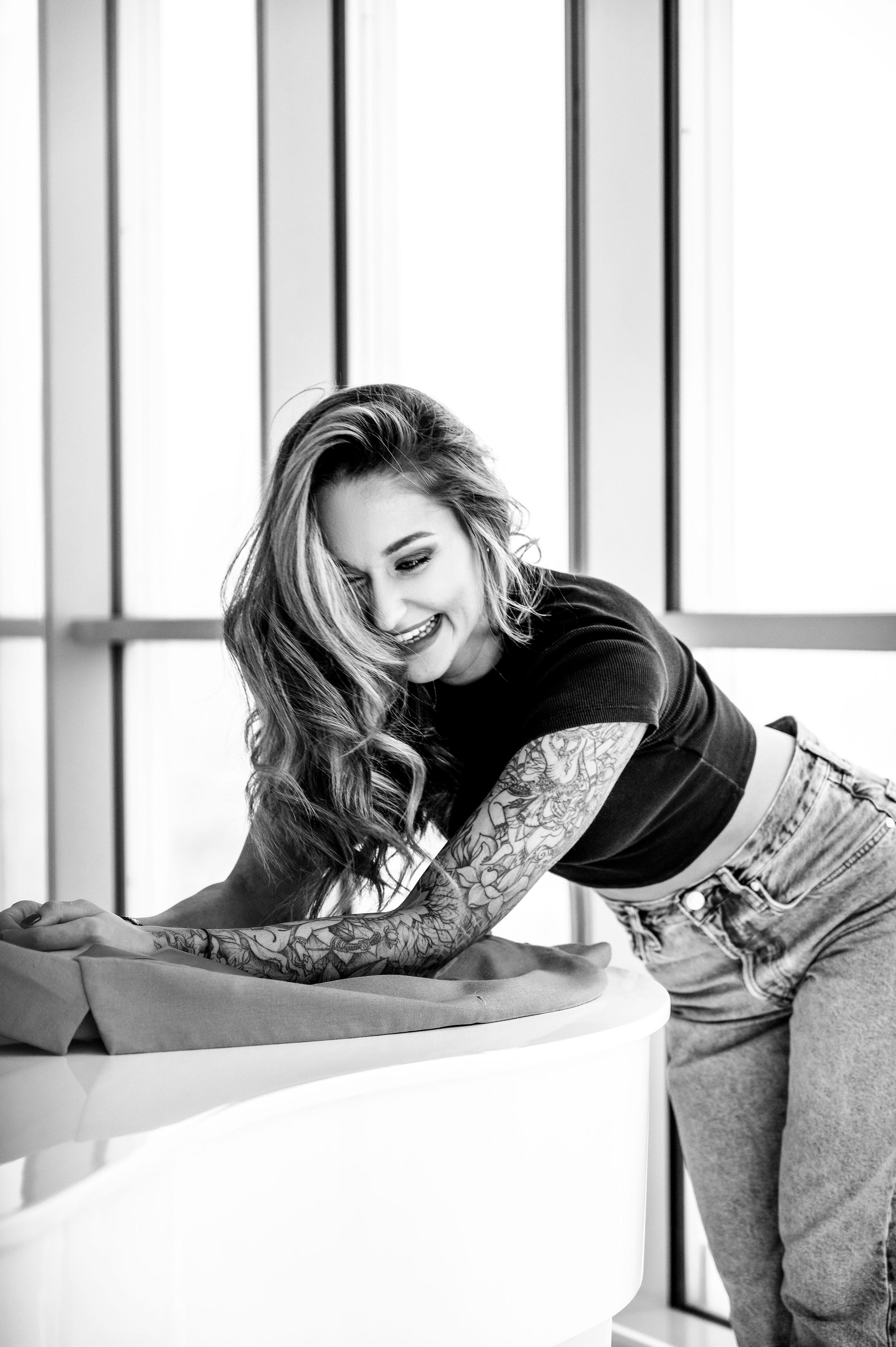 Екатерина. Профессиональный фотограф беременности в СПБ. Стильные фотосессии беременности в стиле минимализм и классическая фотография