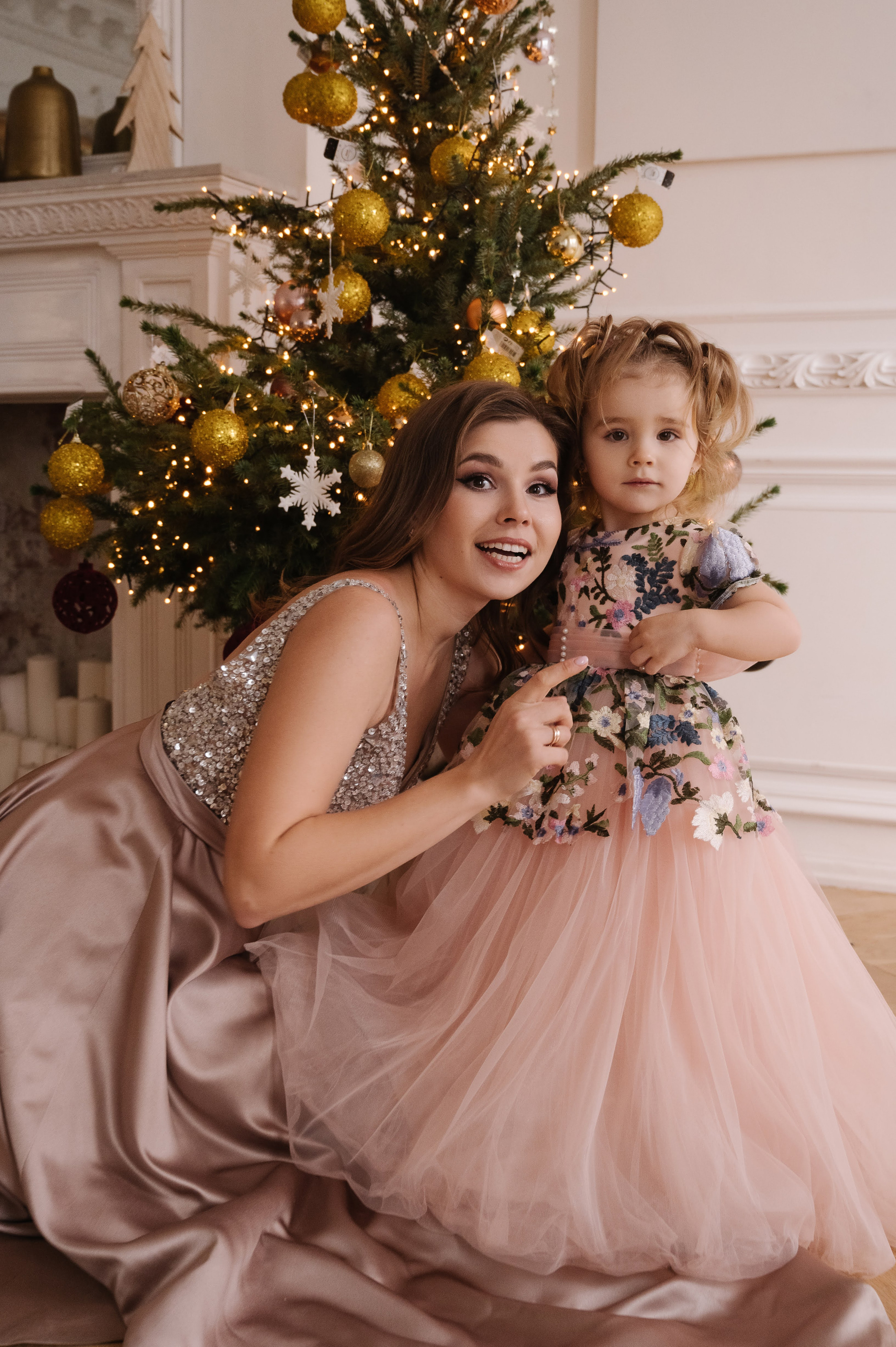 Евгения. Профессиональный фотограф беременности в СПБ. Стильные фотосессии беременности в стиле минимализм и классическая фотография