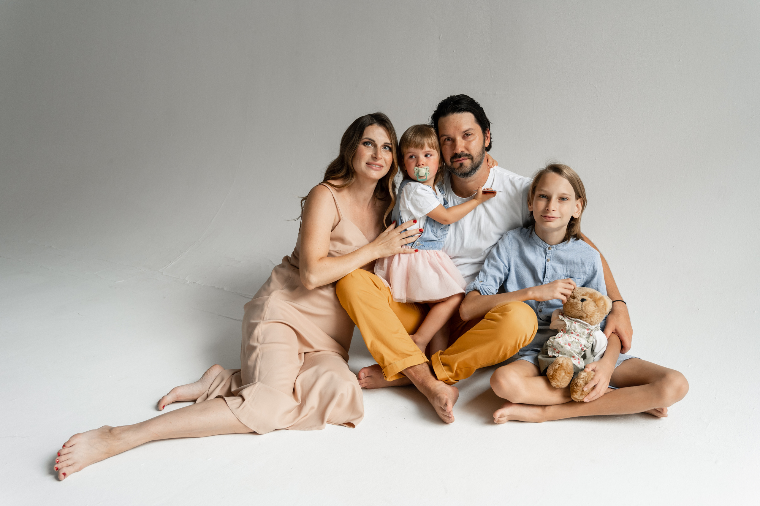 Лина. Профессиональный фотограф беременности в СПБ. Стильные фотосессии беременности в стиле минимализм и классическая фотография