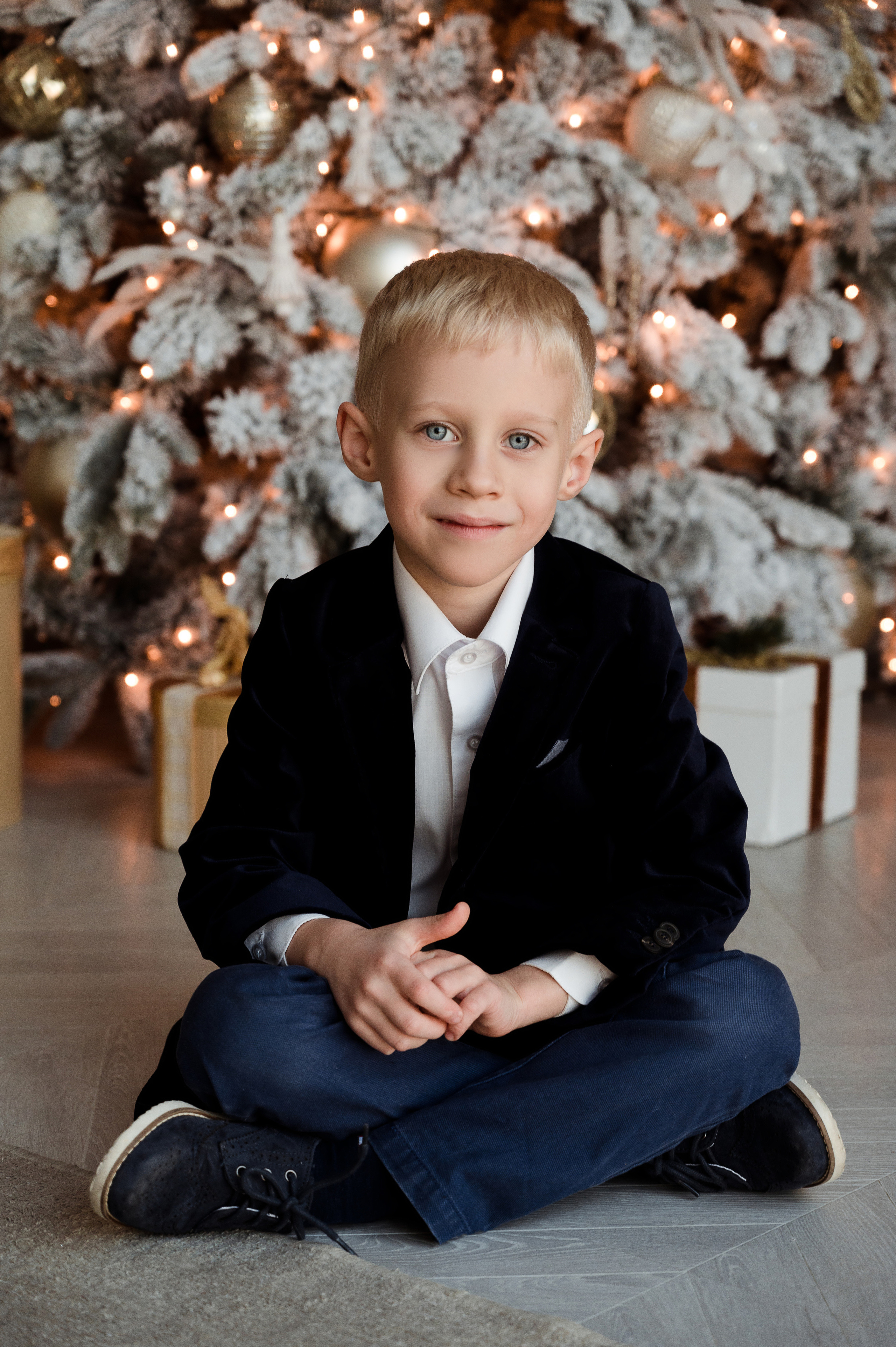 Мила. Профессиональный фотограф беременности в СПБ. Стильные фотосессии беременности в стиле минимализм и классическая фотография