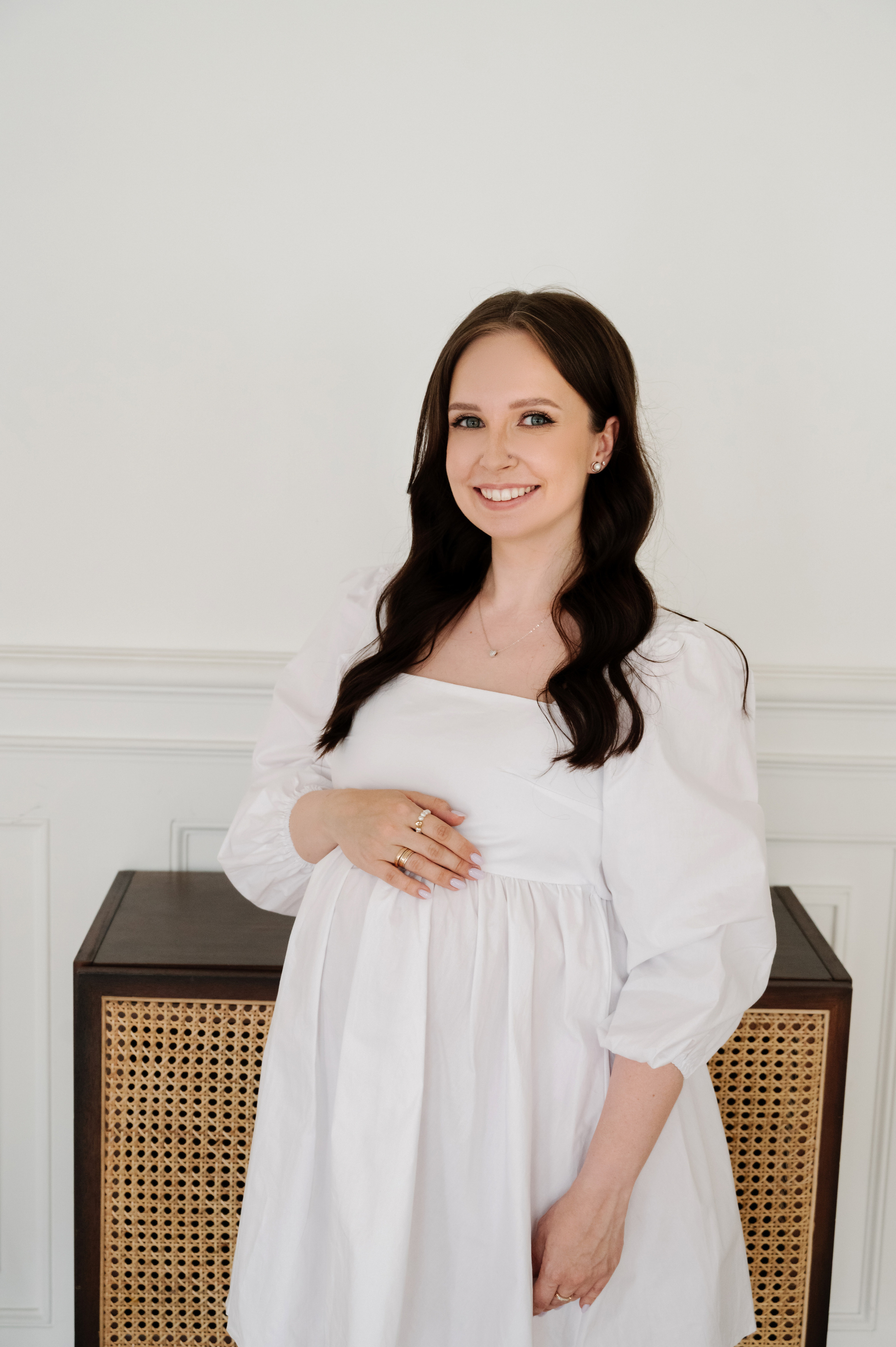 Ксения. Профессиональный фотограф беременности в СПБ. Стильные фотосессии беременности в стиле минимализм и классическая фотография