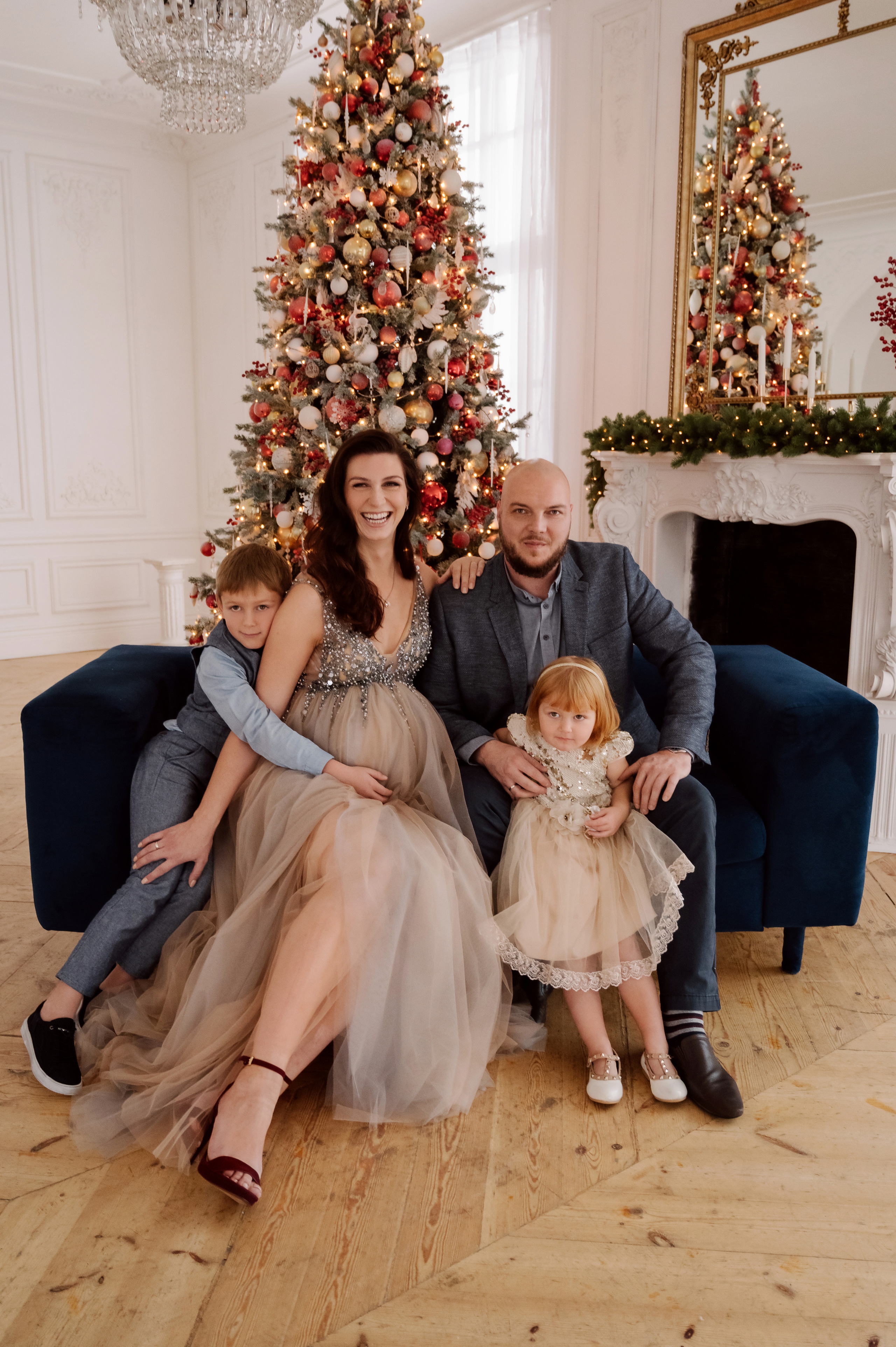 Элона. Профессиональный фотограф беременности в СПБ. Стильные фотосессии беременности в стиле минимализм и классическая фотография