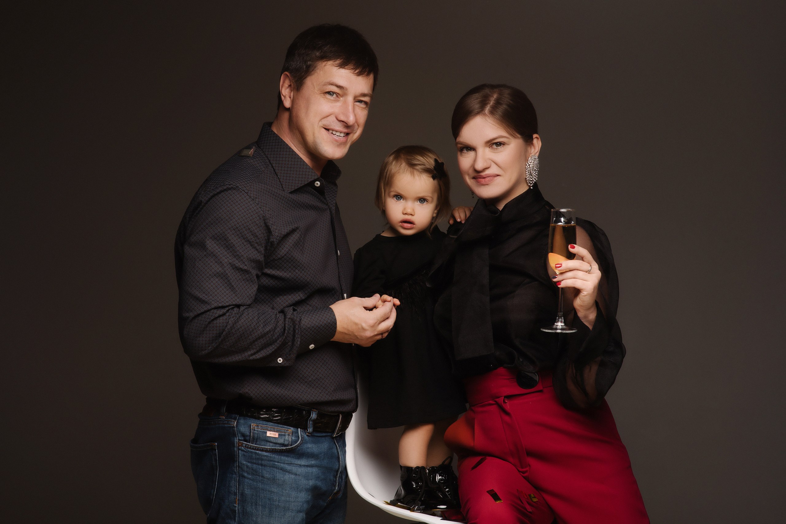 Новогодний фотодень. Профессиональный фотограф беременности в СПБ. Стильные фотосессии беременности в стиле минимализм и классическая фотография