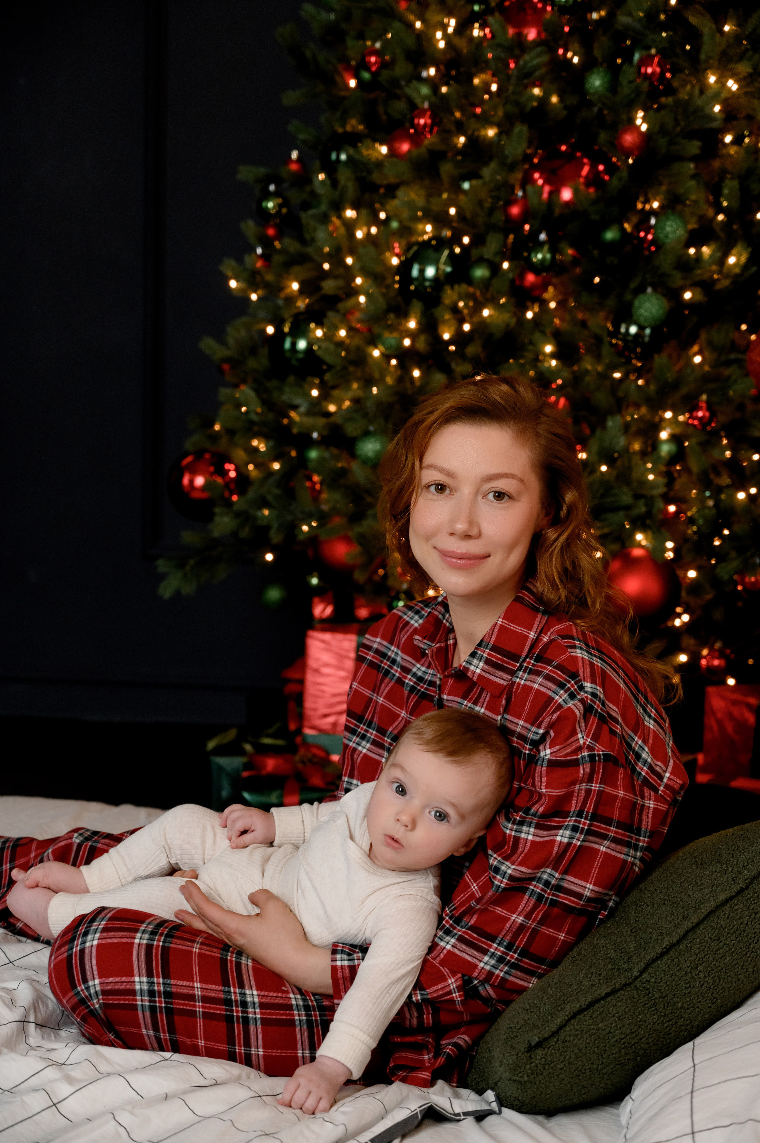 Евгения. Профессиональный фотограф беременности в СПБ. Стильные фотосессии беременности в стиле минимализм и классическая фотография