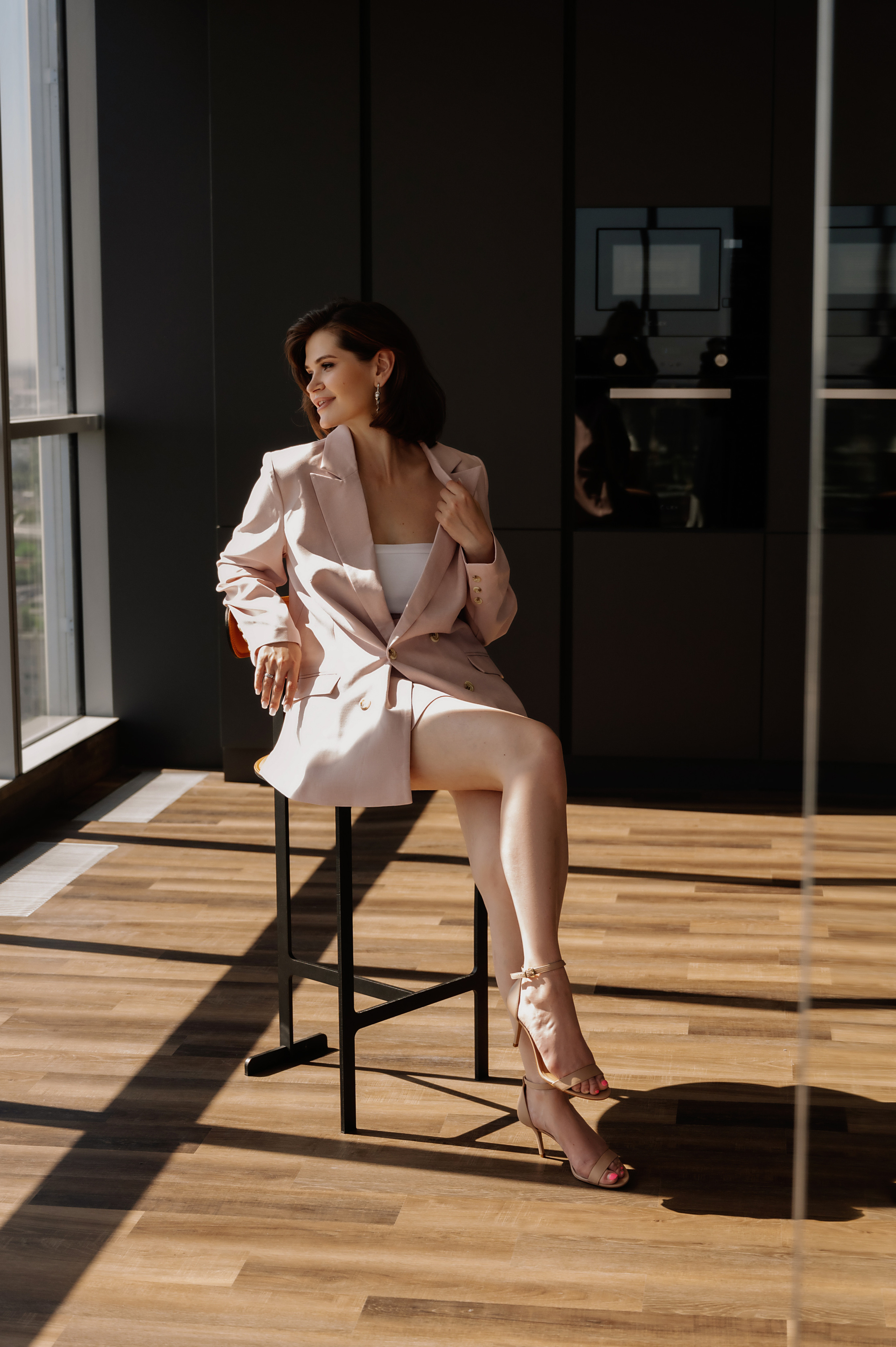 Рина. Профессиональный фотограф беременности в СПБ. Стильные фотосессии беременности в стиле минимализм и классическая фотография