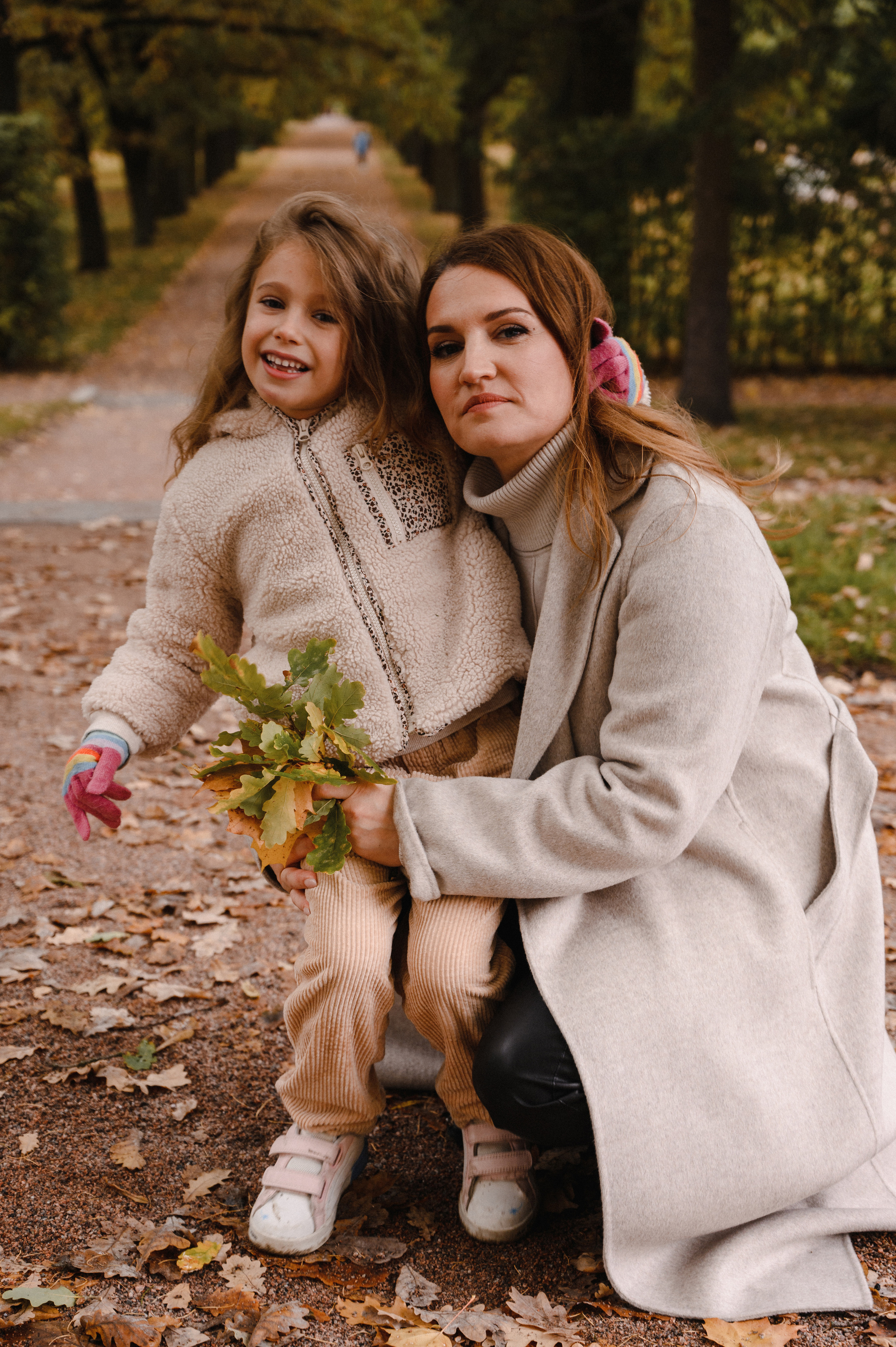Юля и Оля. Профессиональный фотограф беременности в СПБ. Стильные фотосессии беременности в стиле минимализм и классическая фотография