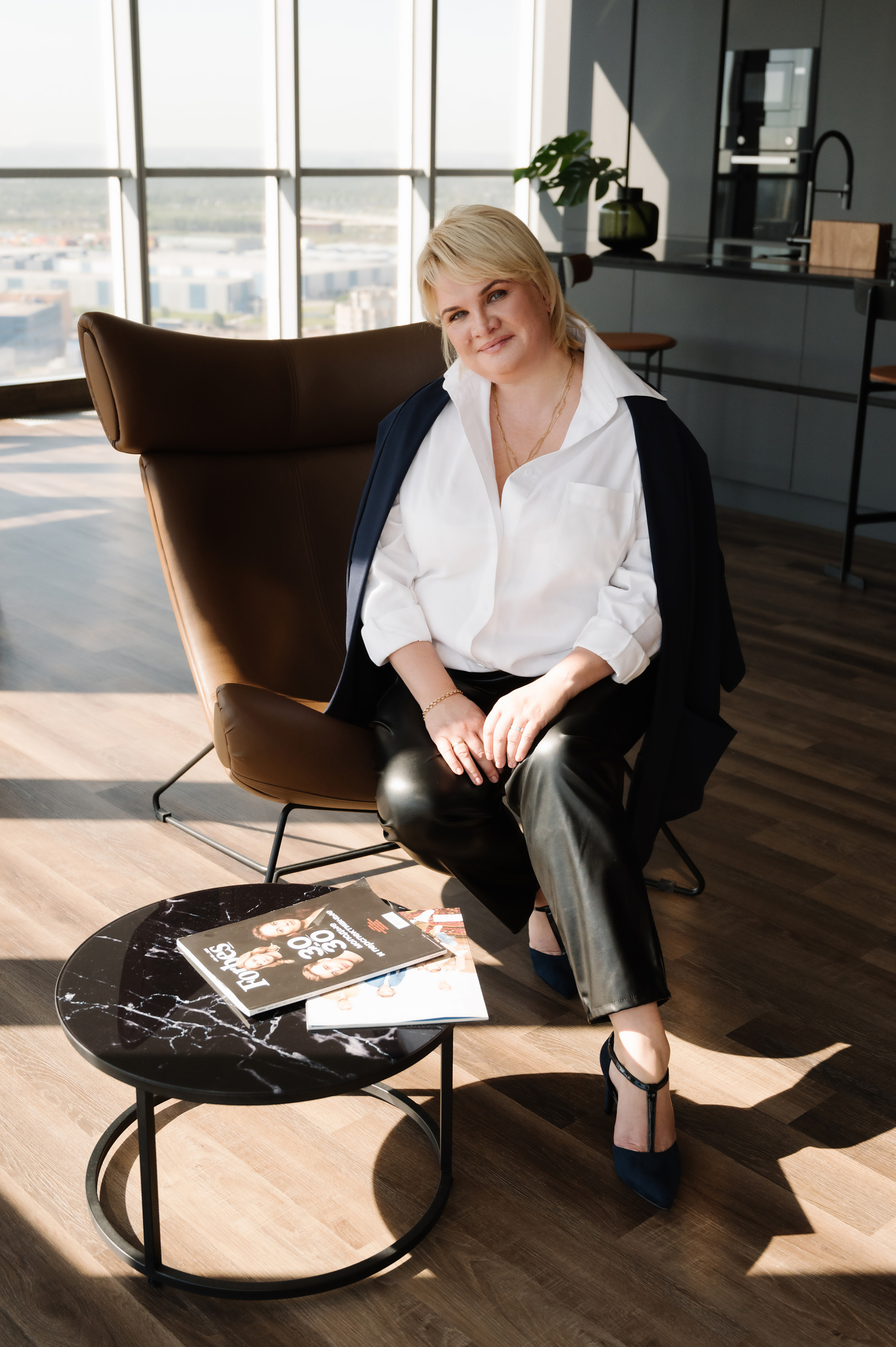 Вита. Профессиональный фотограф беременности в СПБ. Стильные фотосессии беременности в стиле минимализм и классическая фотография