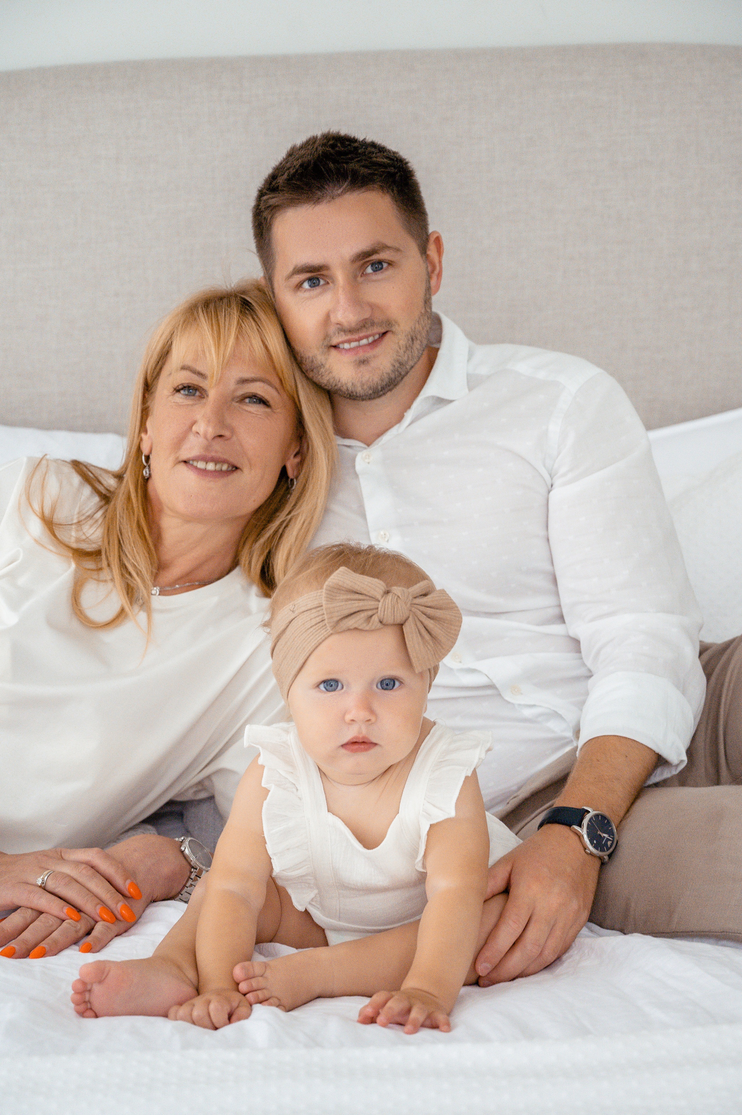 Юля семьей. Профессиональный фотограф беременности в СПБ. Стильные фотосессии беременности в стиле минимализм и классическая фотография