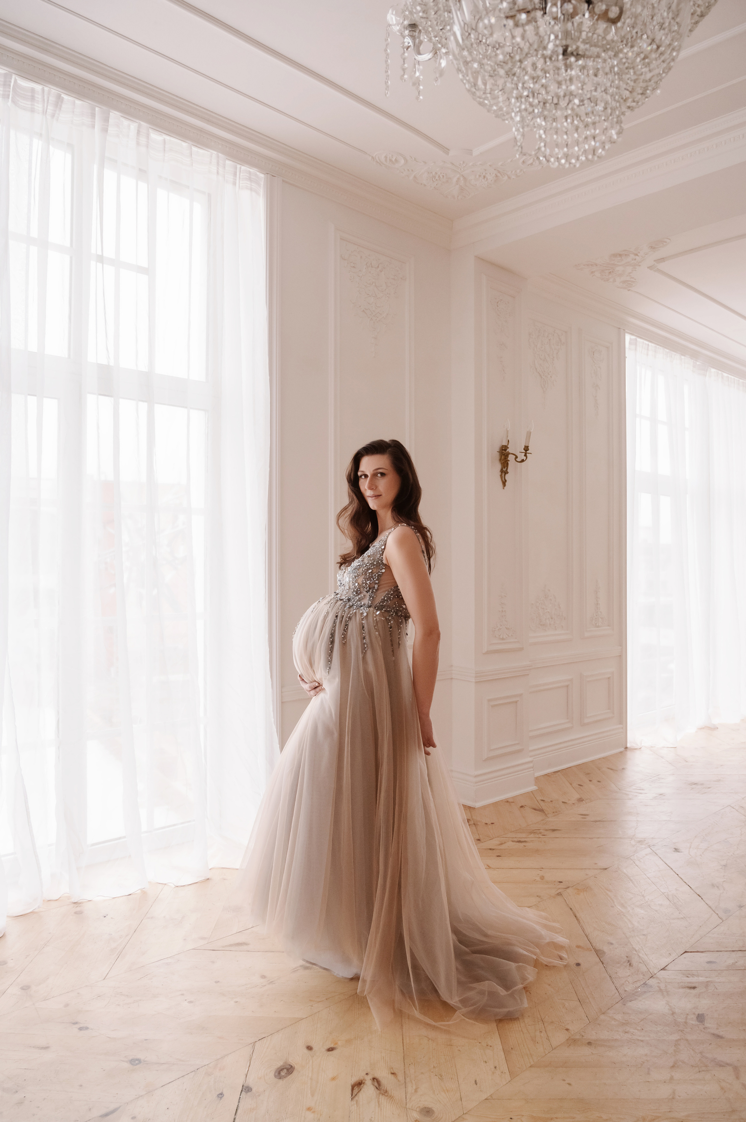 Элона. Профессиональный фотограф беременности в СПБ. Стильные фотосессии беременности в стиле минимализм и классическая фотография