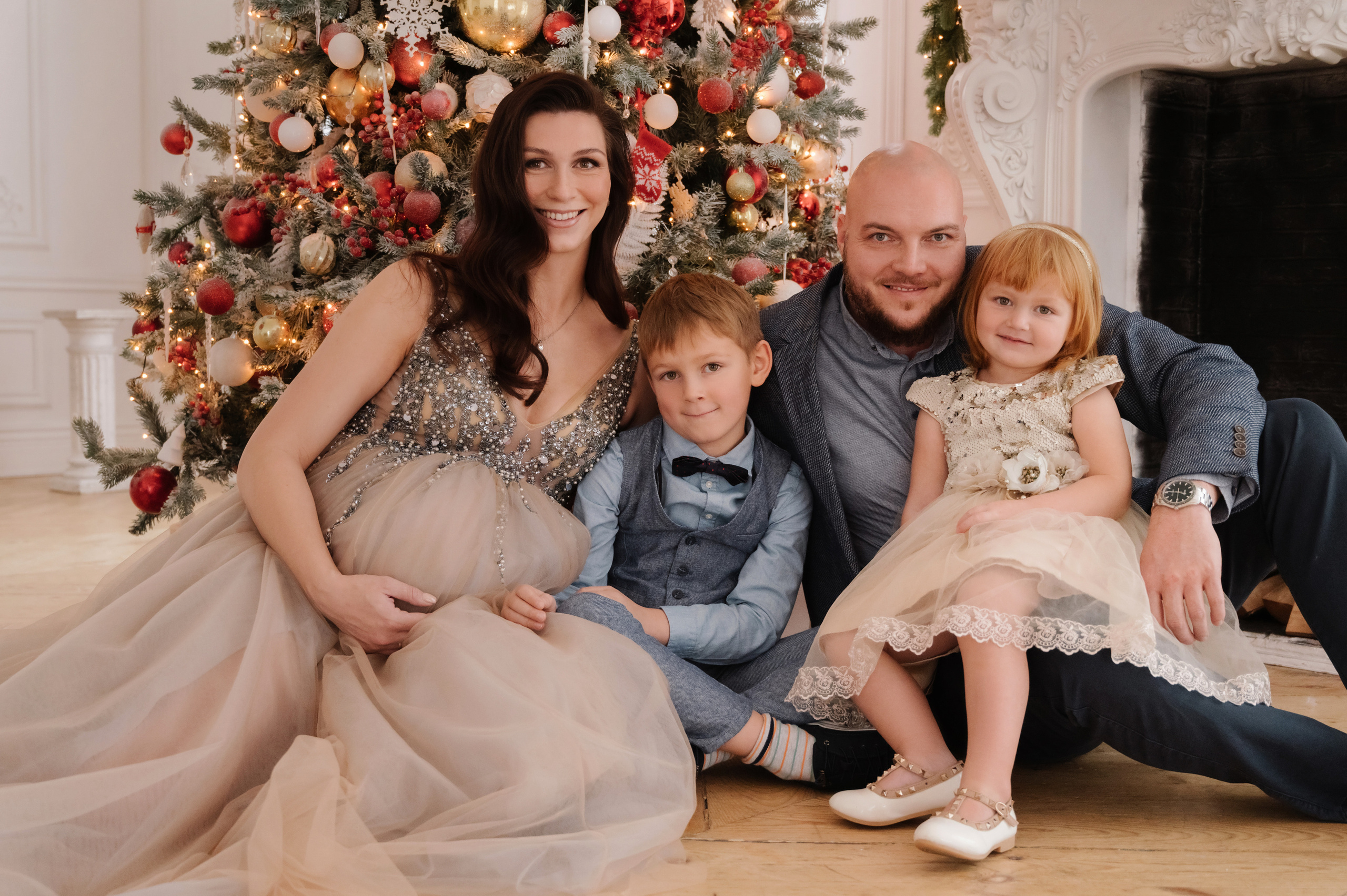 Элона. Профессиональный фотограф беременности в СПБ. Стильные фотосессии беременности в стиле минимализм и классическая фотография