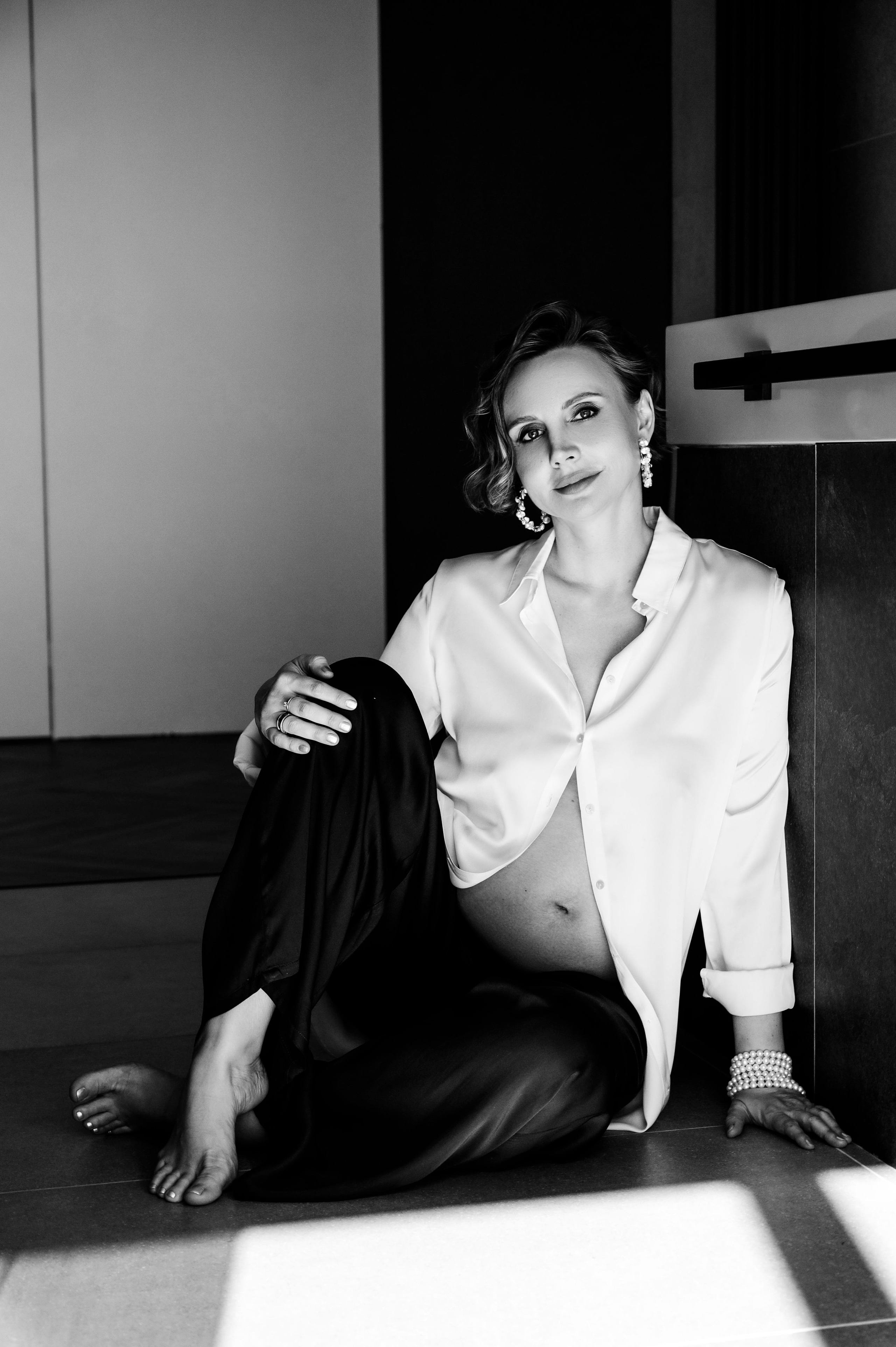 Анна. Профессиональный фотограф беременности в СПБ. Стильные фотосессии беременности в стиле минимализм и классическая фотография