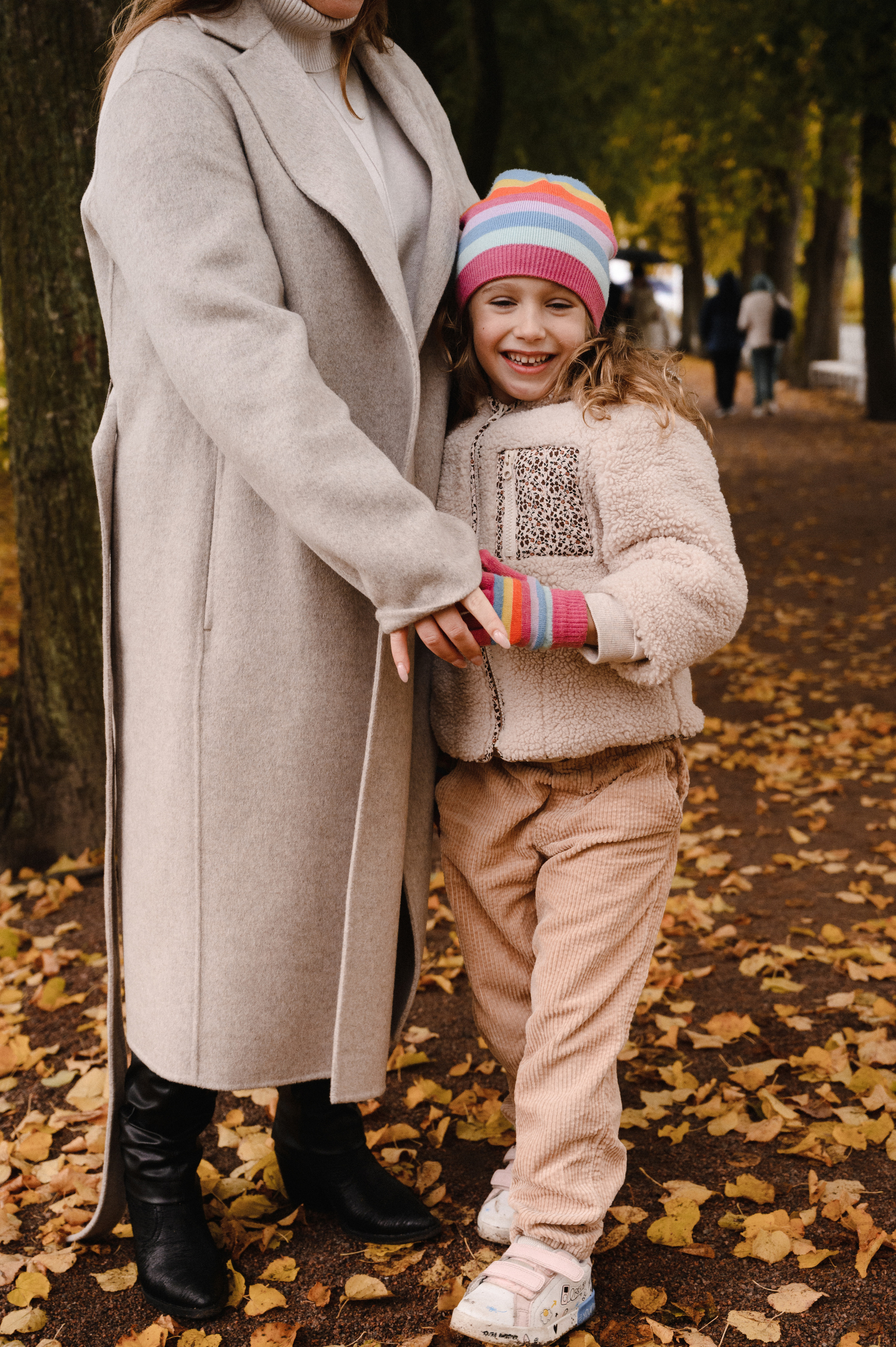 Юля и Оля. Профессиональный фотограф беременности в СПБ. Стильные фотосессии беременности в стиле минимализм и классическая фотография