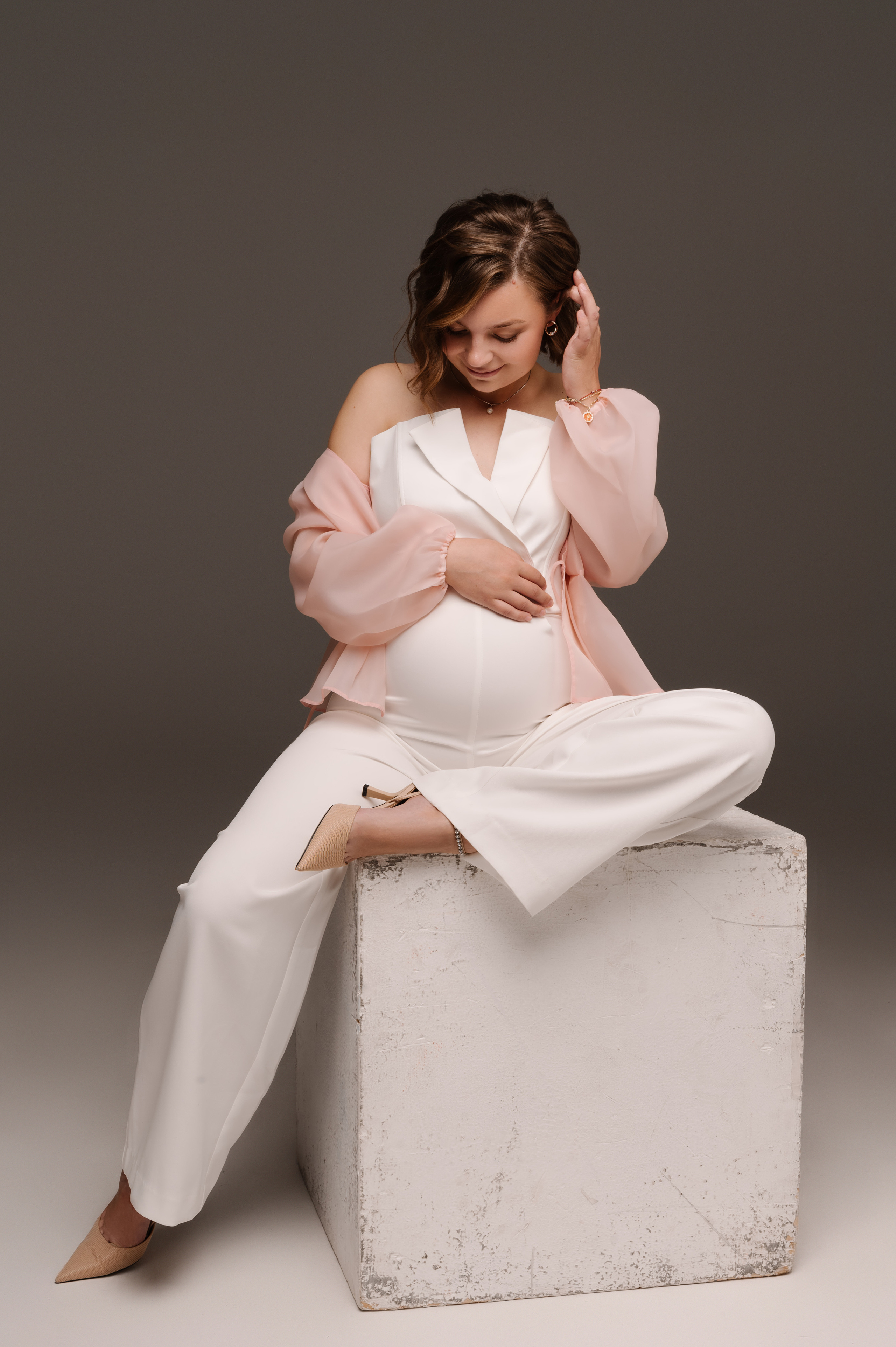 Мария. Профессиональный фотограф беременности в СПБ. Стильные фотосессии беременности в стиле минимализм и классическая фотография