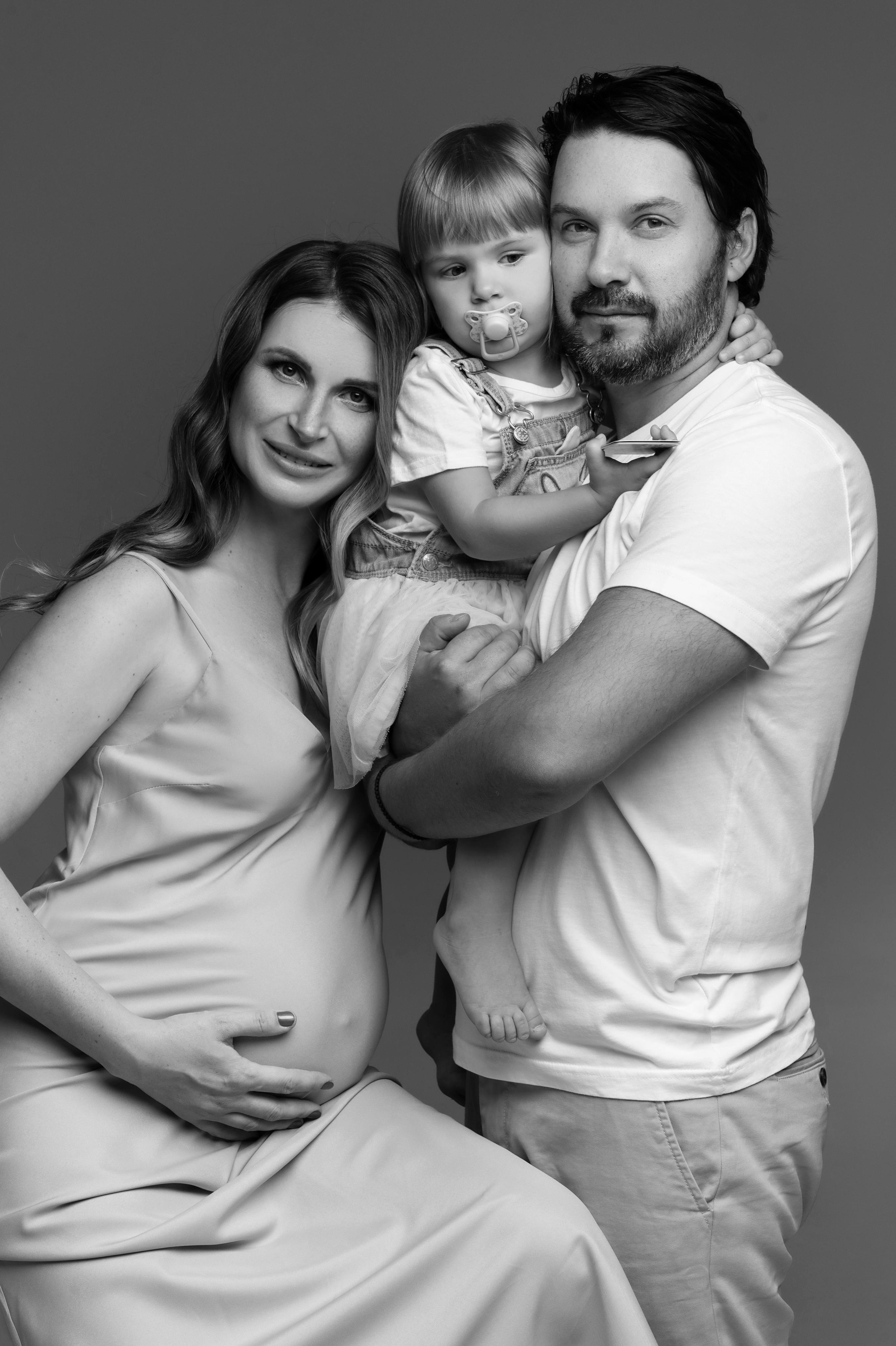 Лина. Профессиональный фотограф беременности в СПБ. Стильные фотосессии беременности в стиле минимализм и классическая фотография