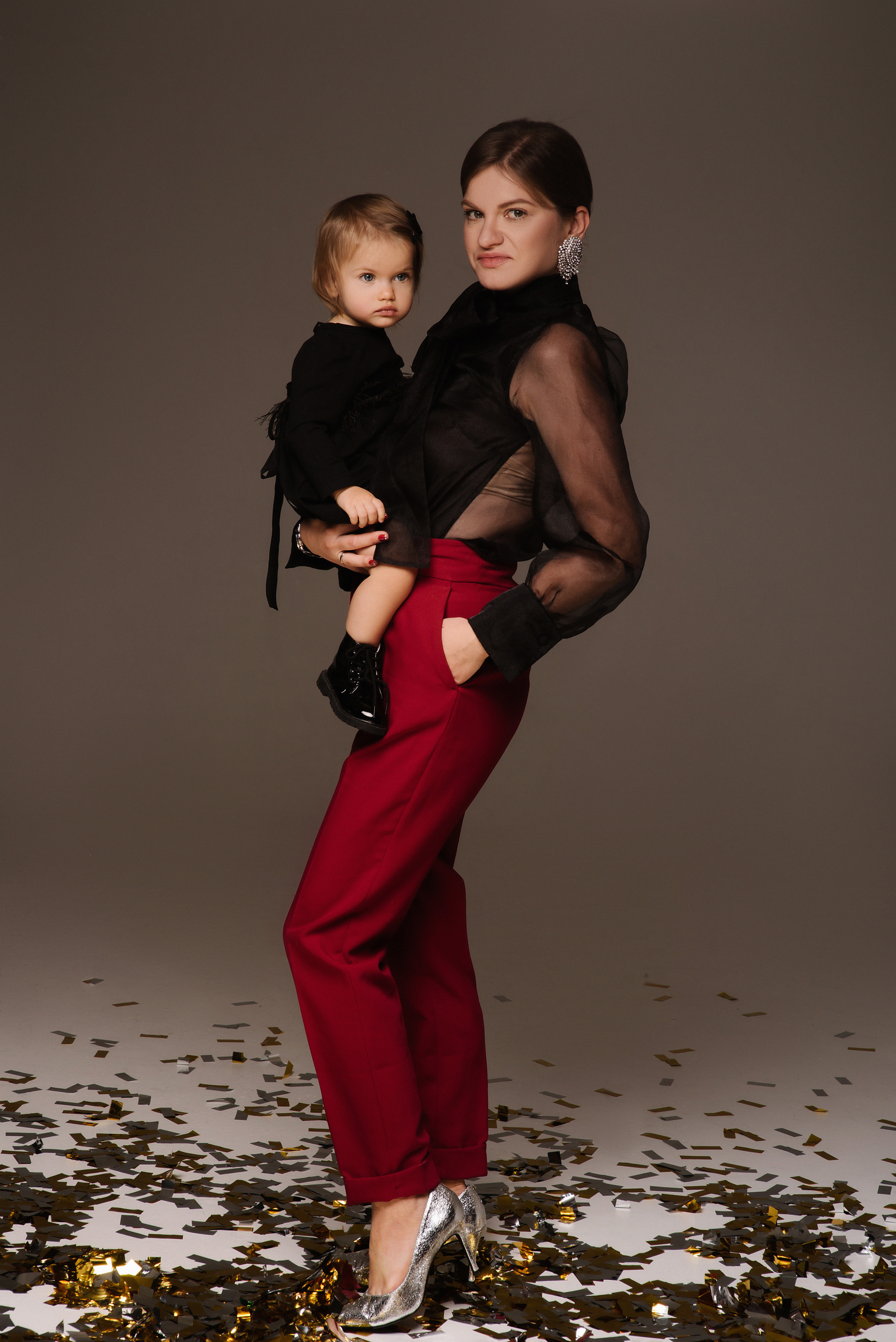 Новогодний фотодень. Профессиональный фотограф беременности в СПБ. Стильные фотосессии беременности в стиле минимализм и классическая фотография