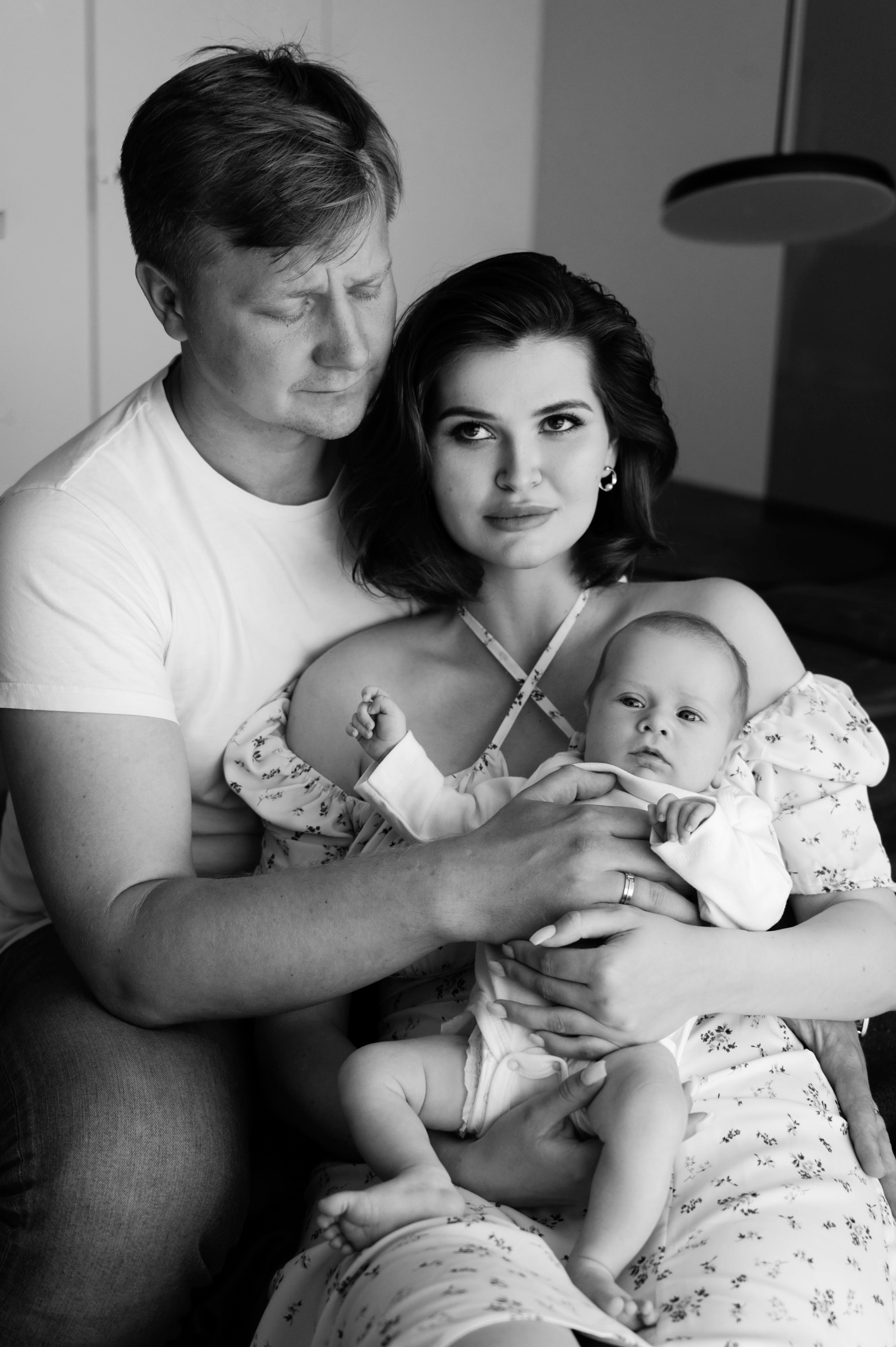 Рина. Профессиональный фотограф беременности в СПБ. Стильные фотосессии беременности в стиле минимализм и классическая фотография