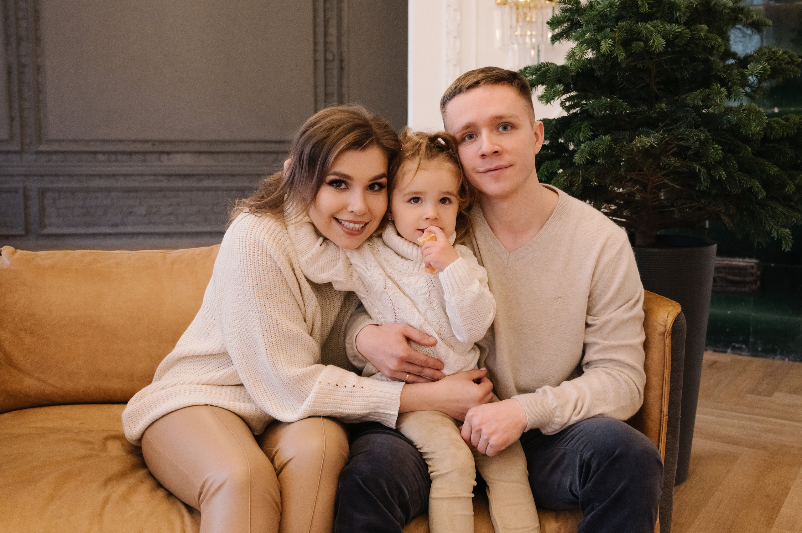 Евгения. Профессиональный фотограф беременности в СПБ. Стильные фотосессии беременности в стиле минимализм и классическая фотография