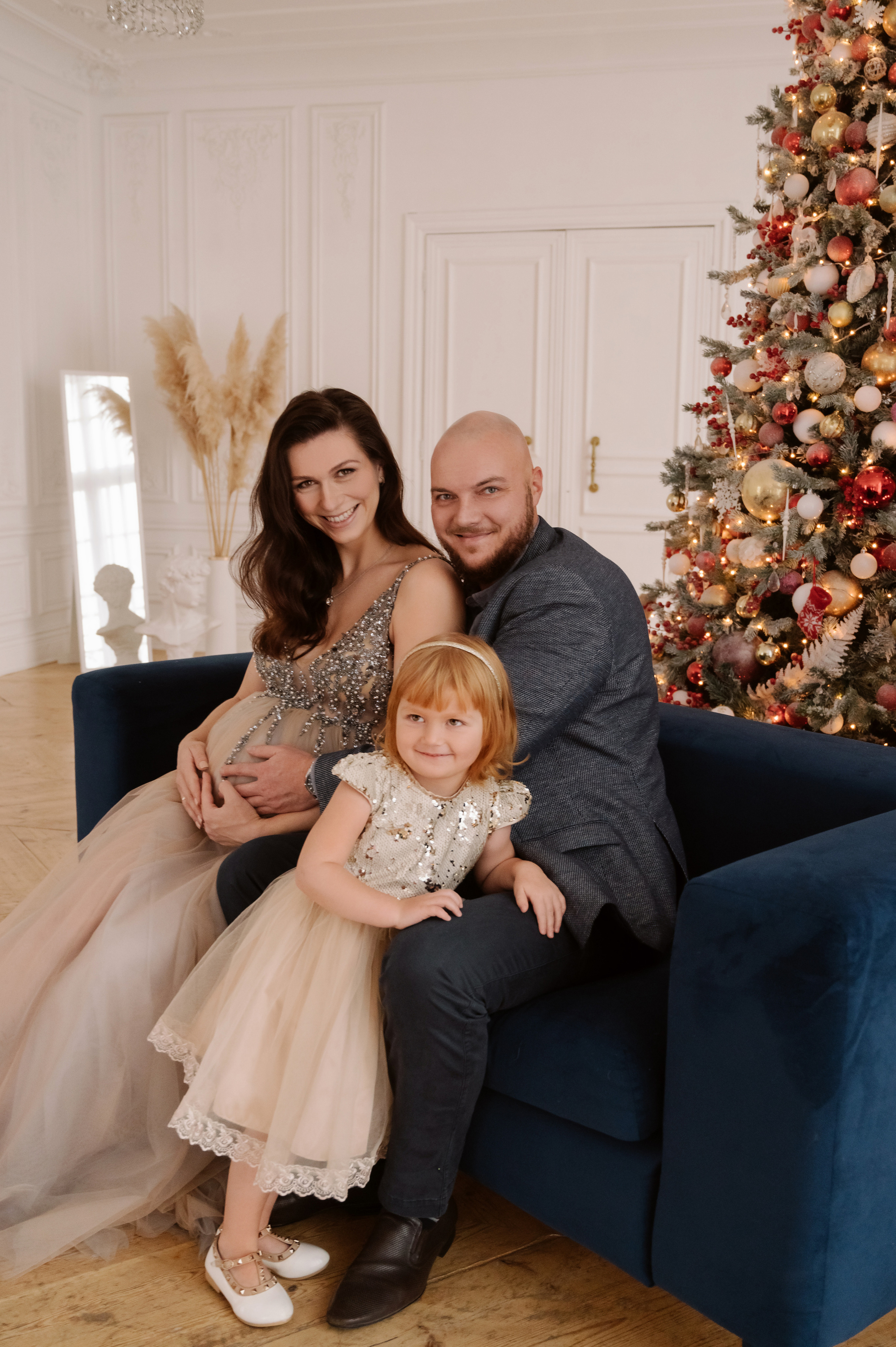 Элона. Профессиональный фотограф беременности в СПБ. Стильные фотосессии беременности в стиле минимализм и классическая фотография