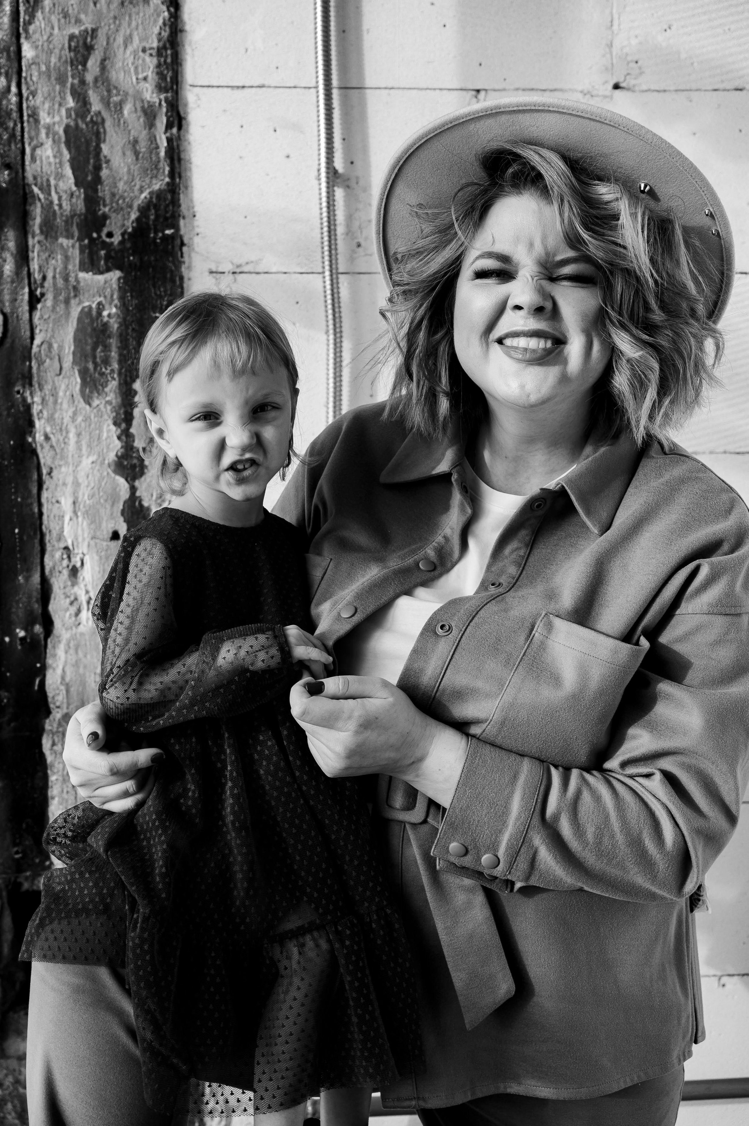 Виктория. Профессиональный фотограф беременности в СПБ. Стильные фотосессии беременности в стиле минимализм и классическая фотография