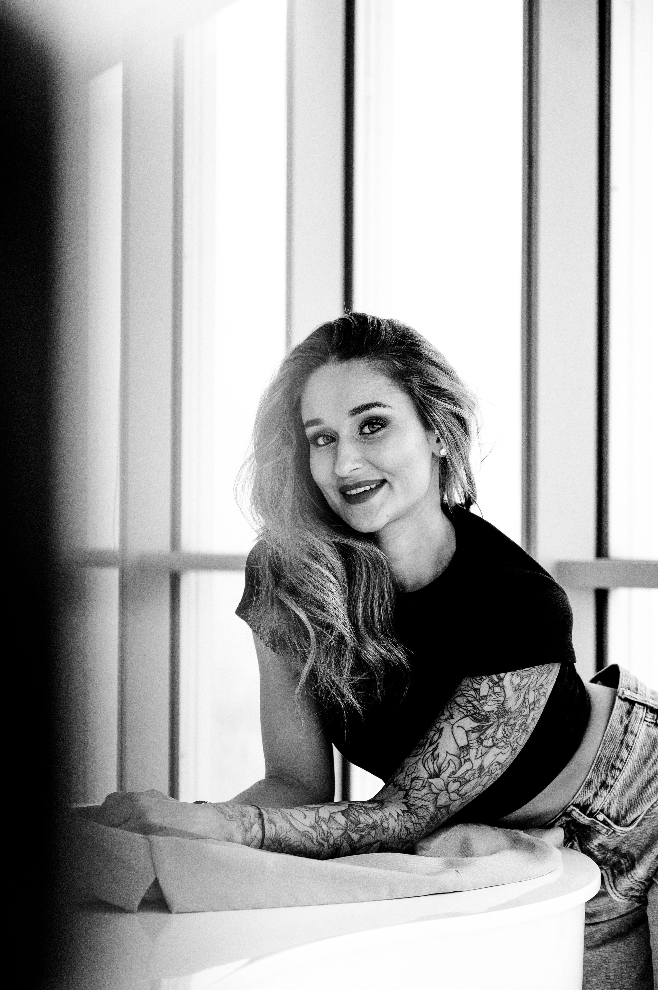 Екатерина. Профессиональный фотограф беременности в СПБ. Стильные фотосессии беременности в стиле минимализм и классическая фотография